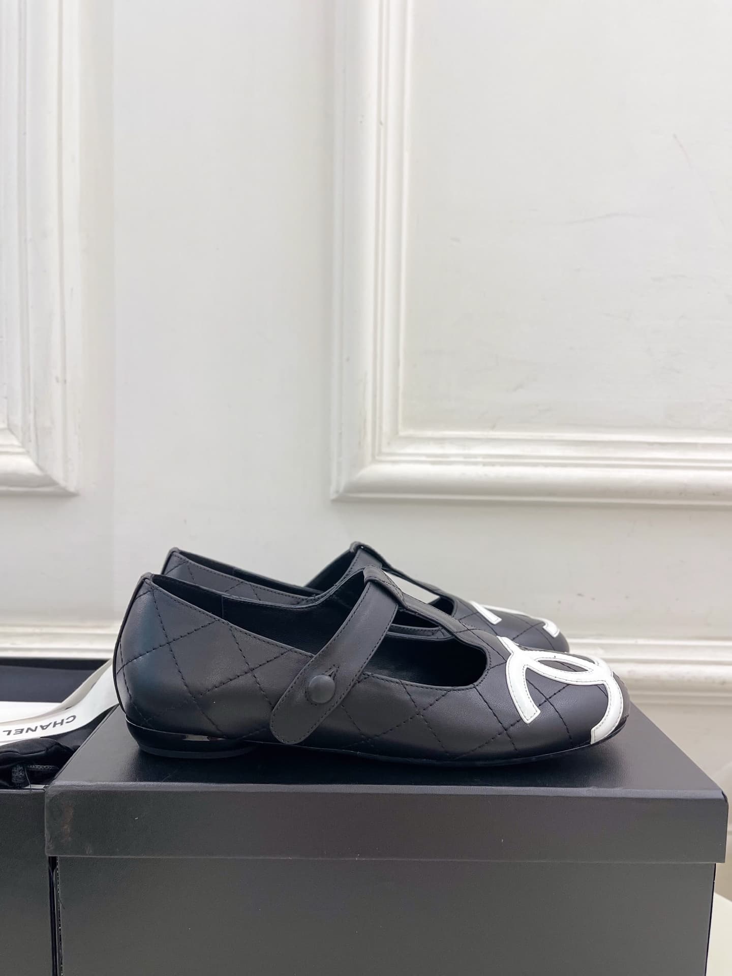 Chanel Cambon leather ballet flat Shoes Women