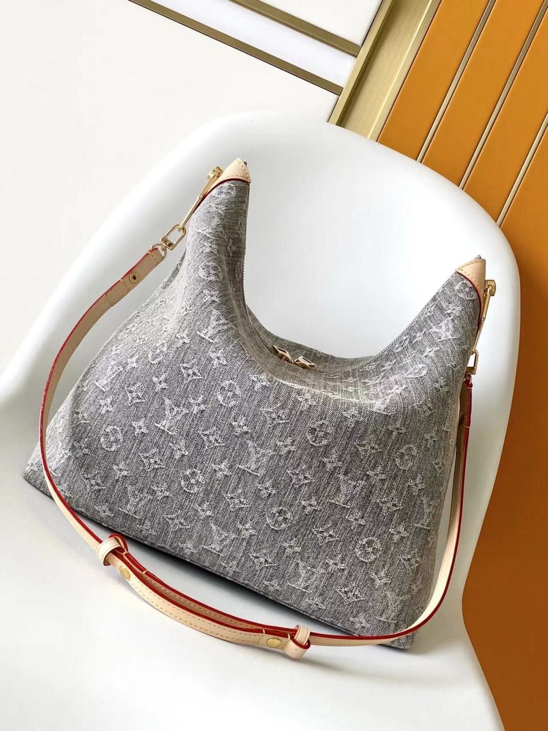 Louis Vuitton Coussin Hobo MM Washed Gray GOTS Cotton M13390 High