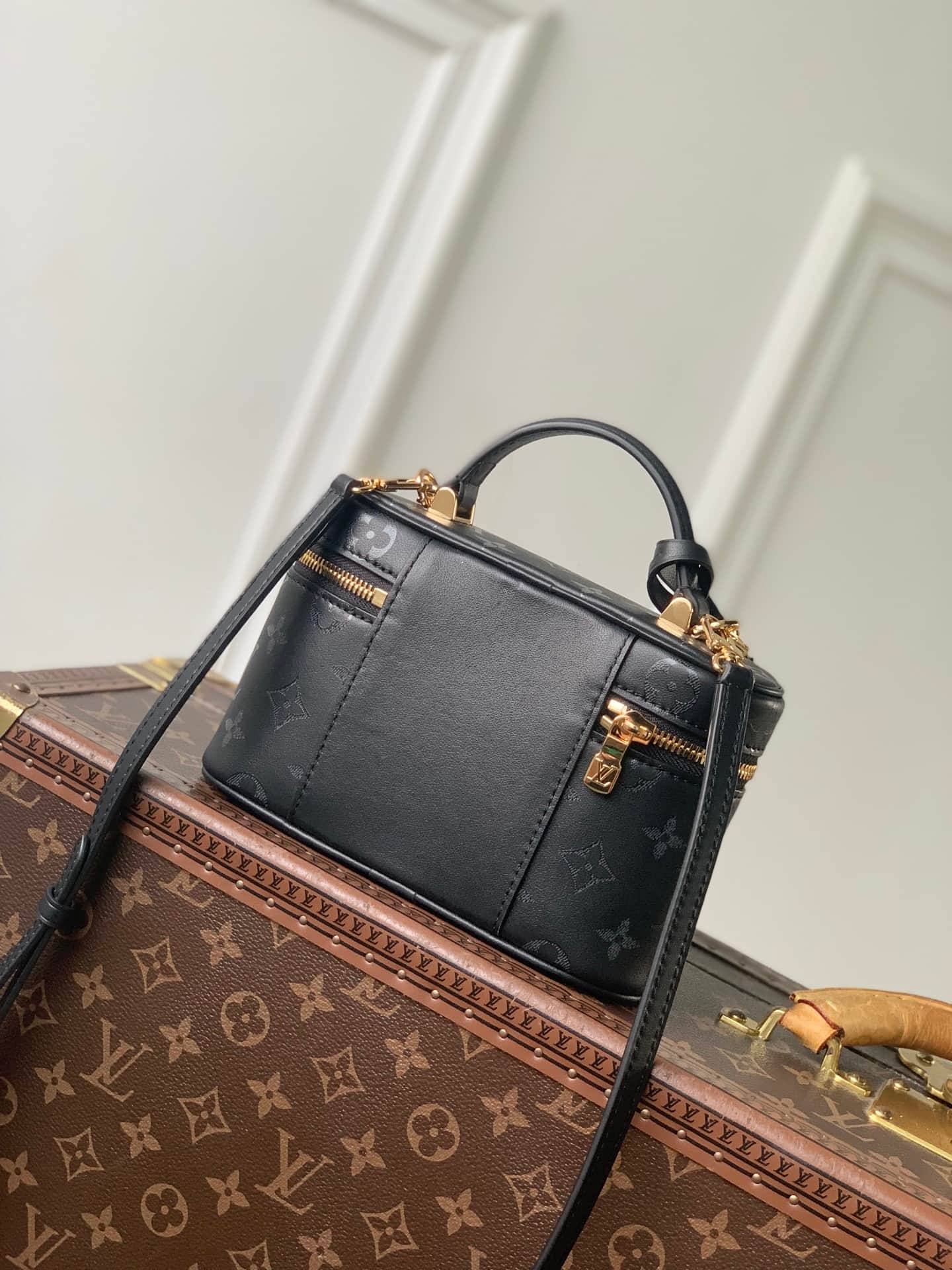 Louis Vuitton Vanity Chain Pouch Boldly Black Calfskin leather M3A372 High