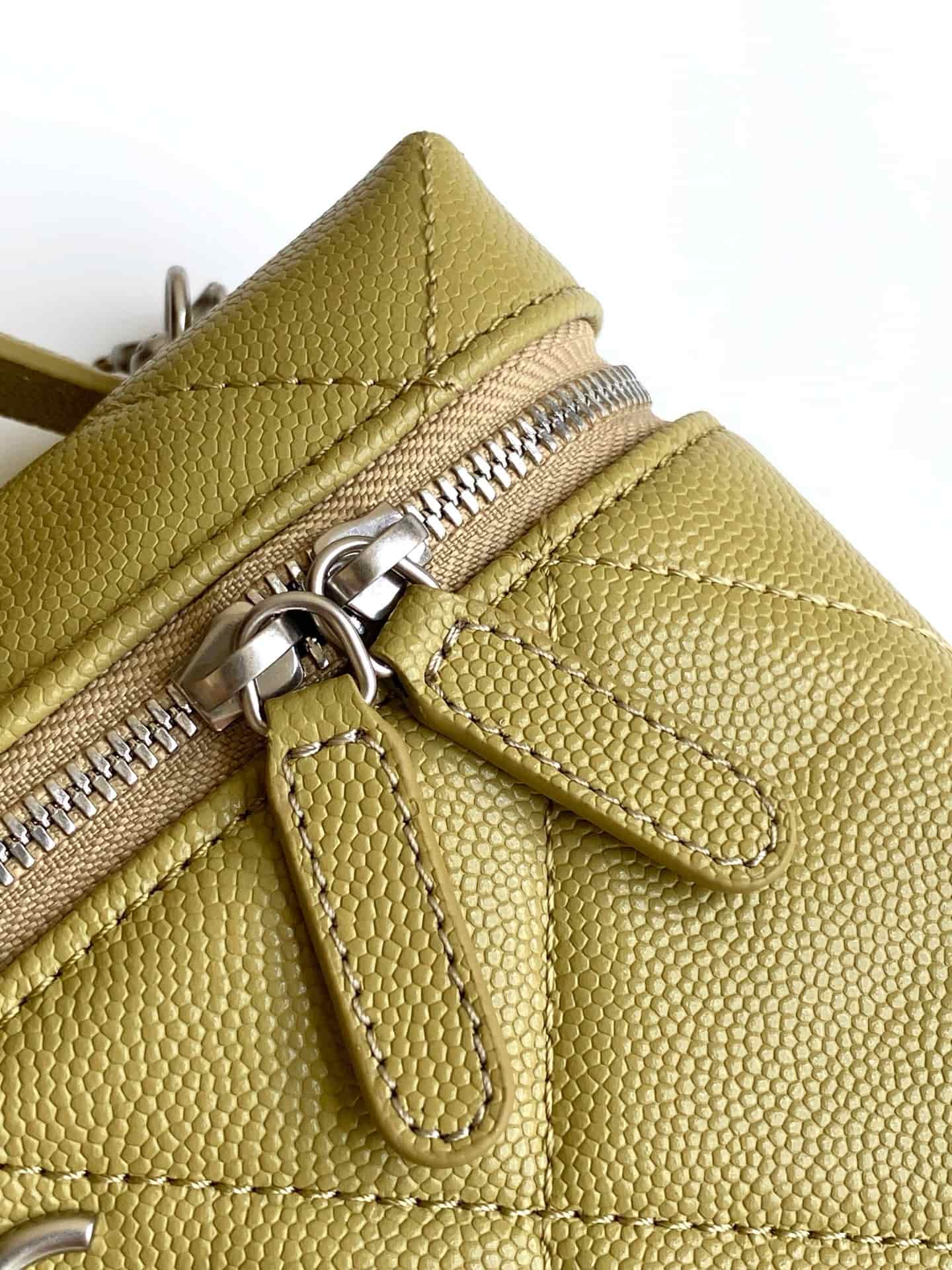 Chanel Vanity with Chain Grained Shiny Calfskin & Silver-Tone Metal Yellow AP4936 A