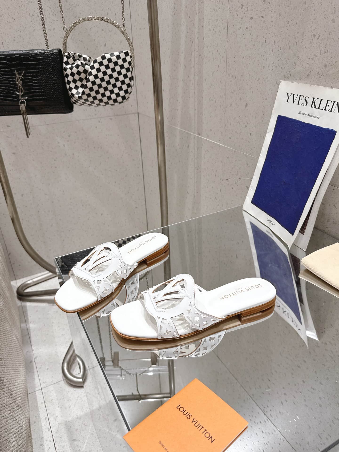 Louis Vuitton Sandal shoes Low Women