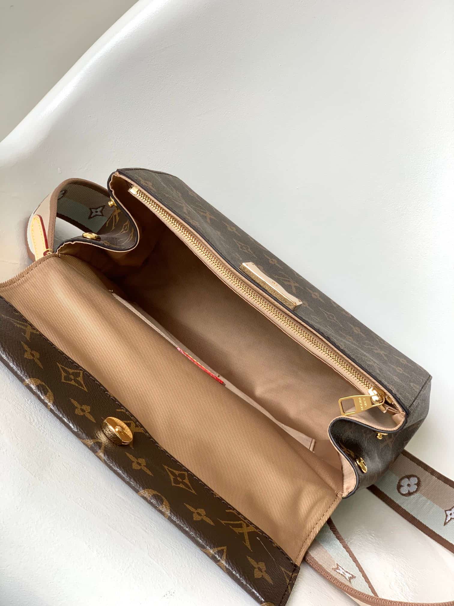 Louis Vuitton Cluny BB Monogram coated canvas M46372 High