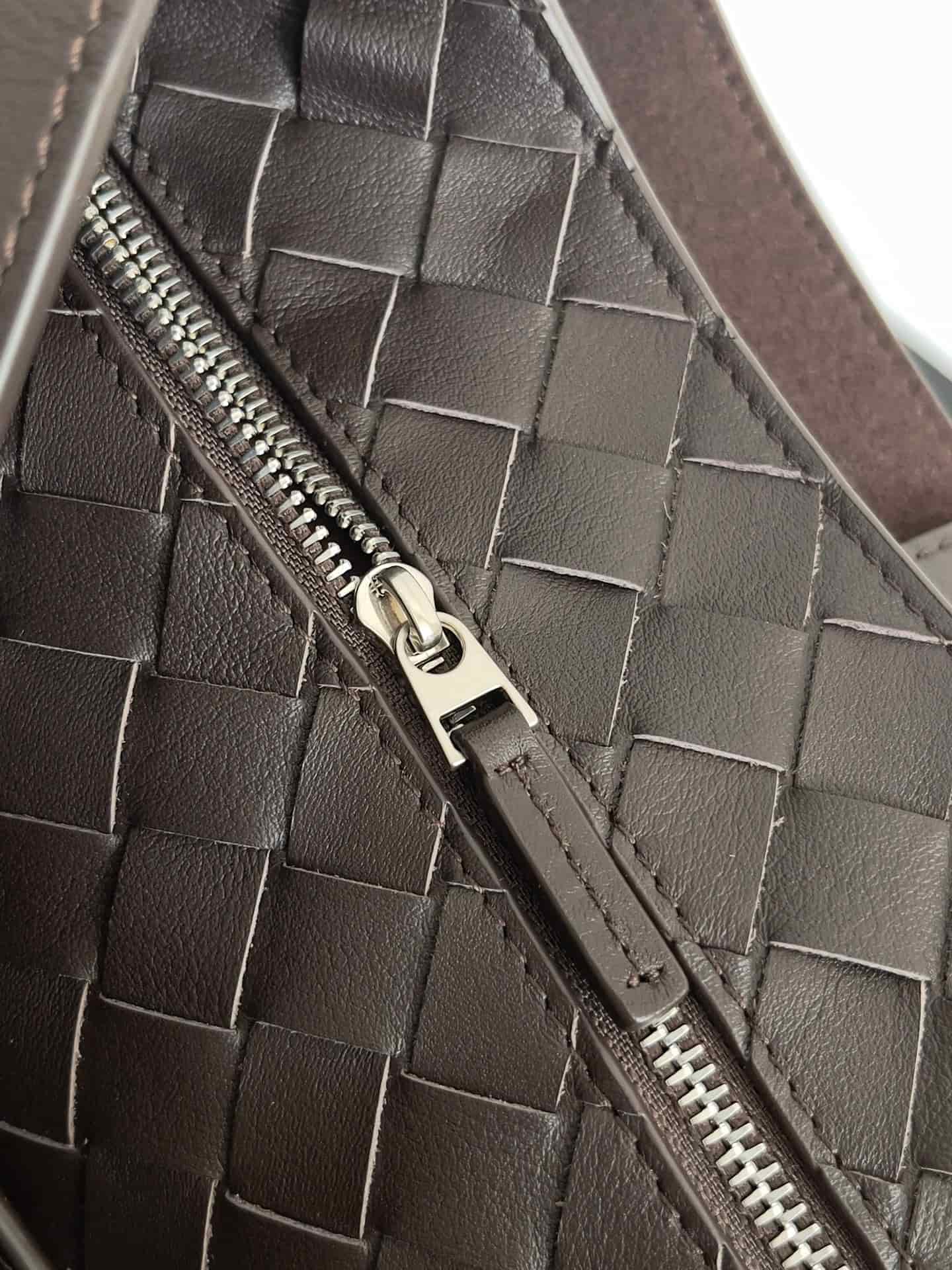 BV Andiamo Large tote bag in brown calfskin leather TOP