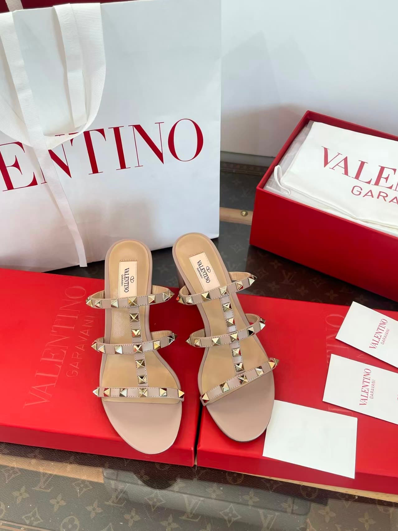 Valentino Garavani Rockstud Slide Sandals