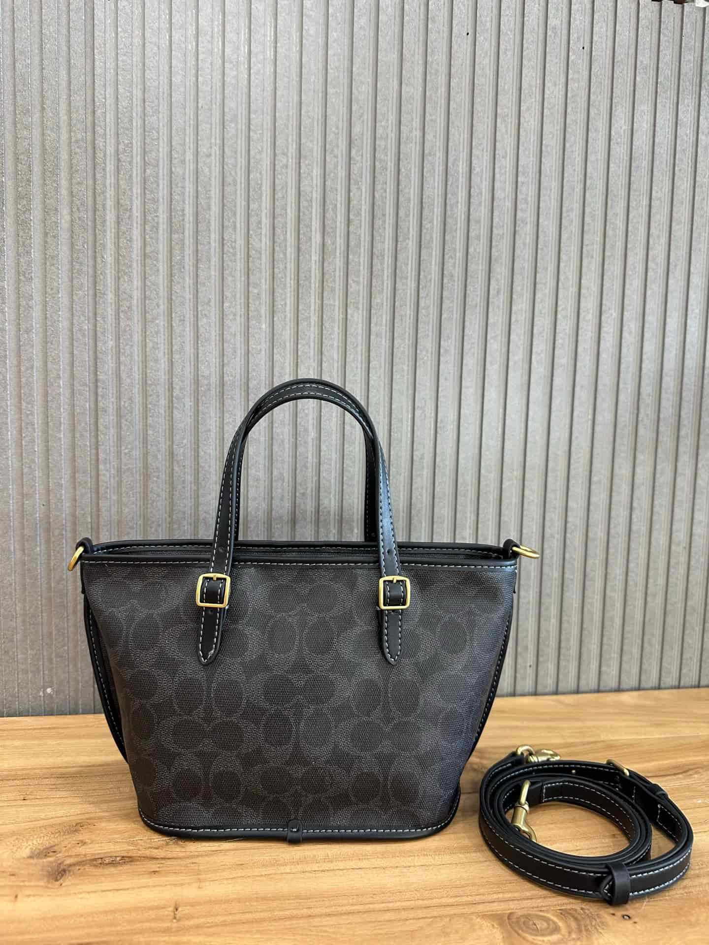 Coach Taxi Tote Bag 21 in Signature Canvas High