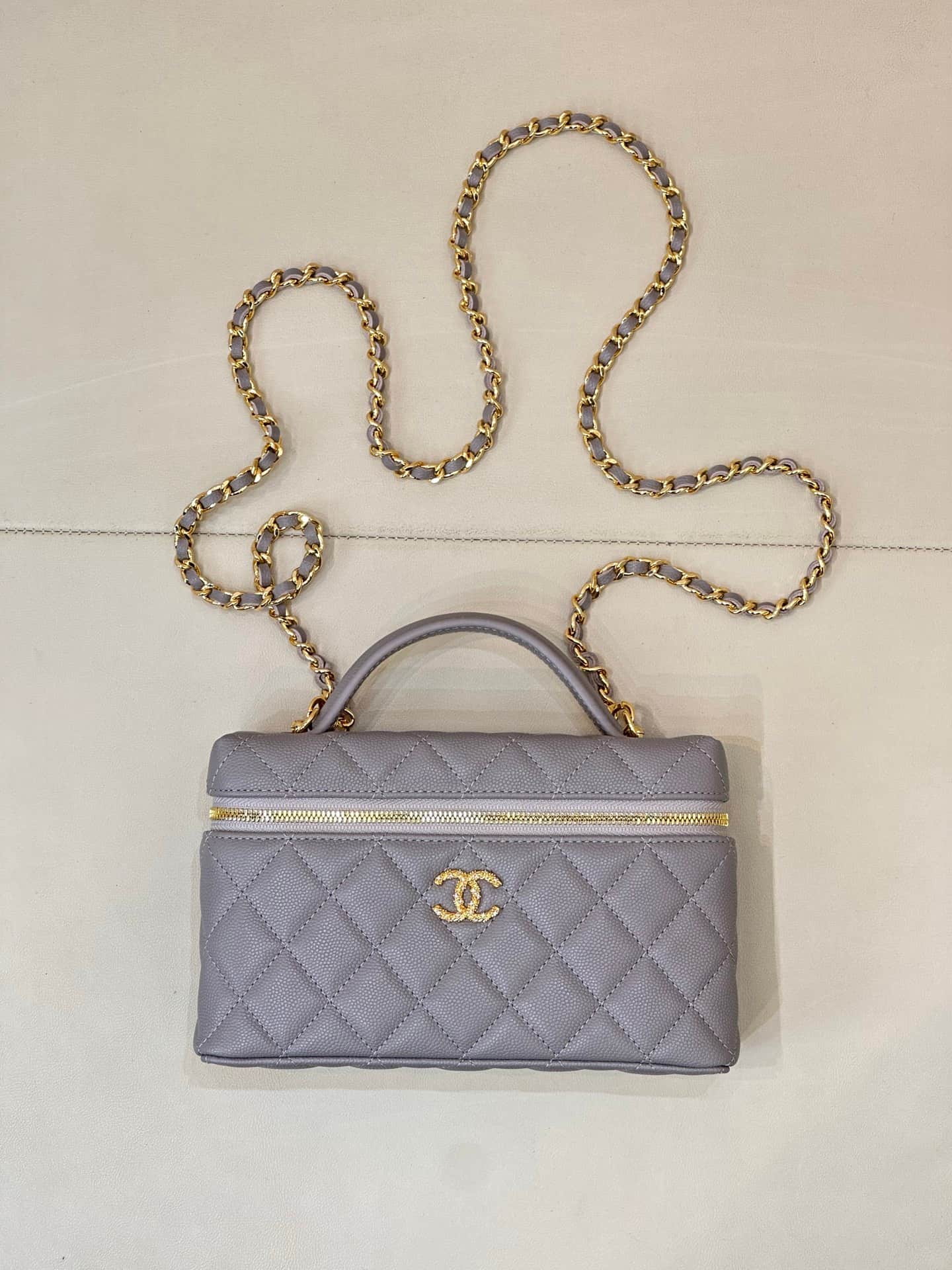 Chanel Classic Vanity With Chain Grained Shiny Calfskin & Gold-Tone Metal Grey AP5090 TOP
