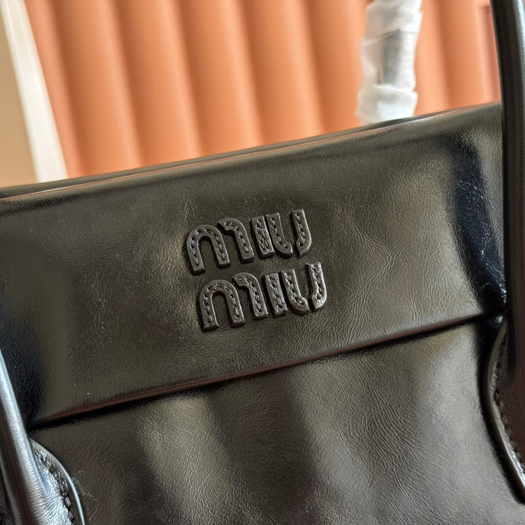 Miu Miu Solitaire shiny Calfskin leather bag Black 5BA302 High