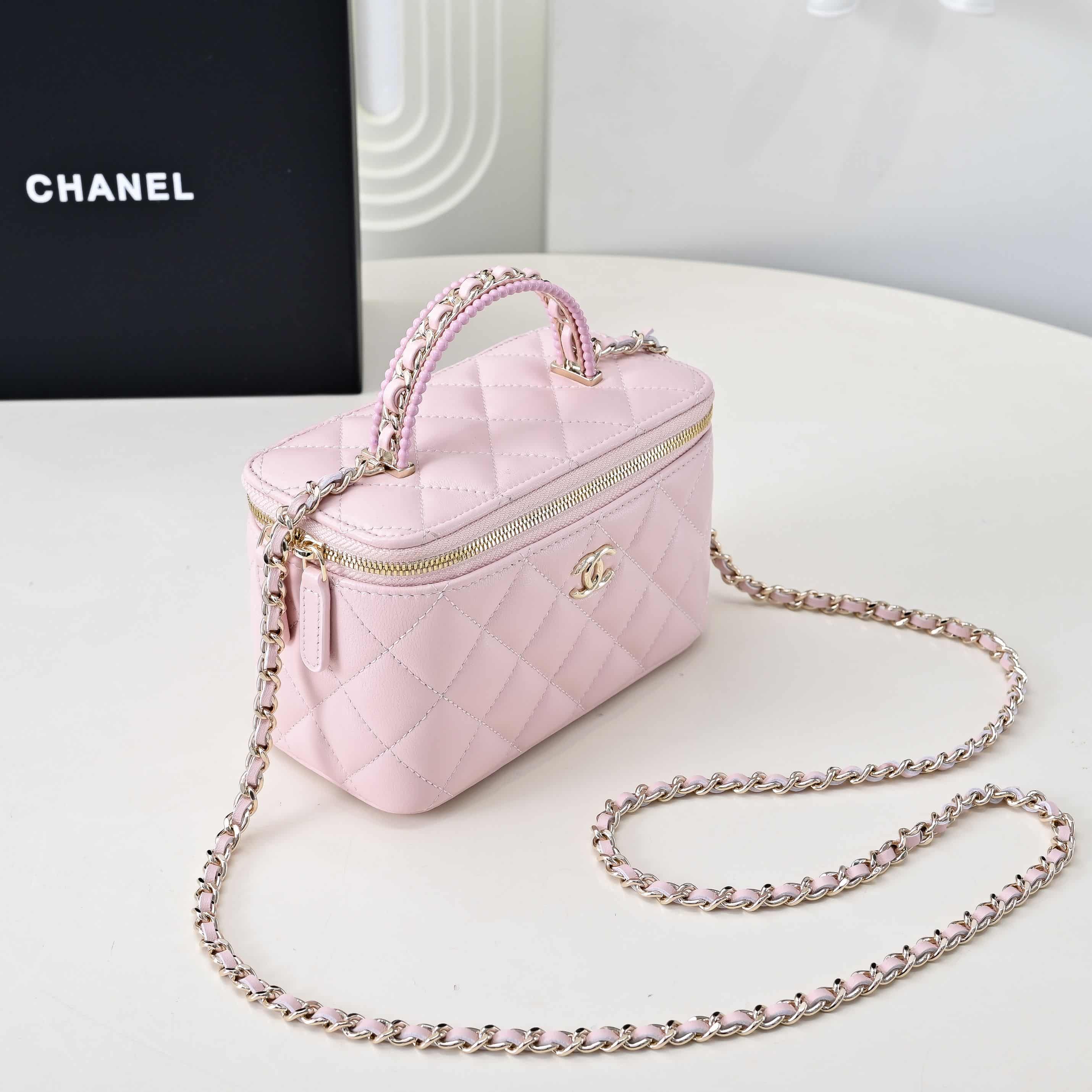 Chanel LONG VANITY WITH CHAIN Lambskin, Imitation Pearls & Gold-Tone Metal AP4452 Pink A