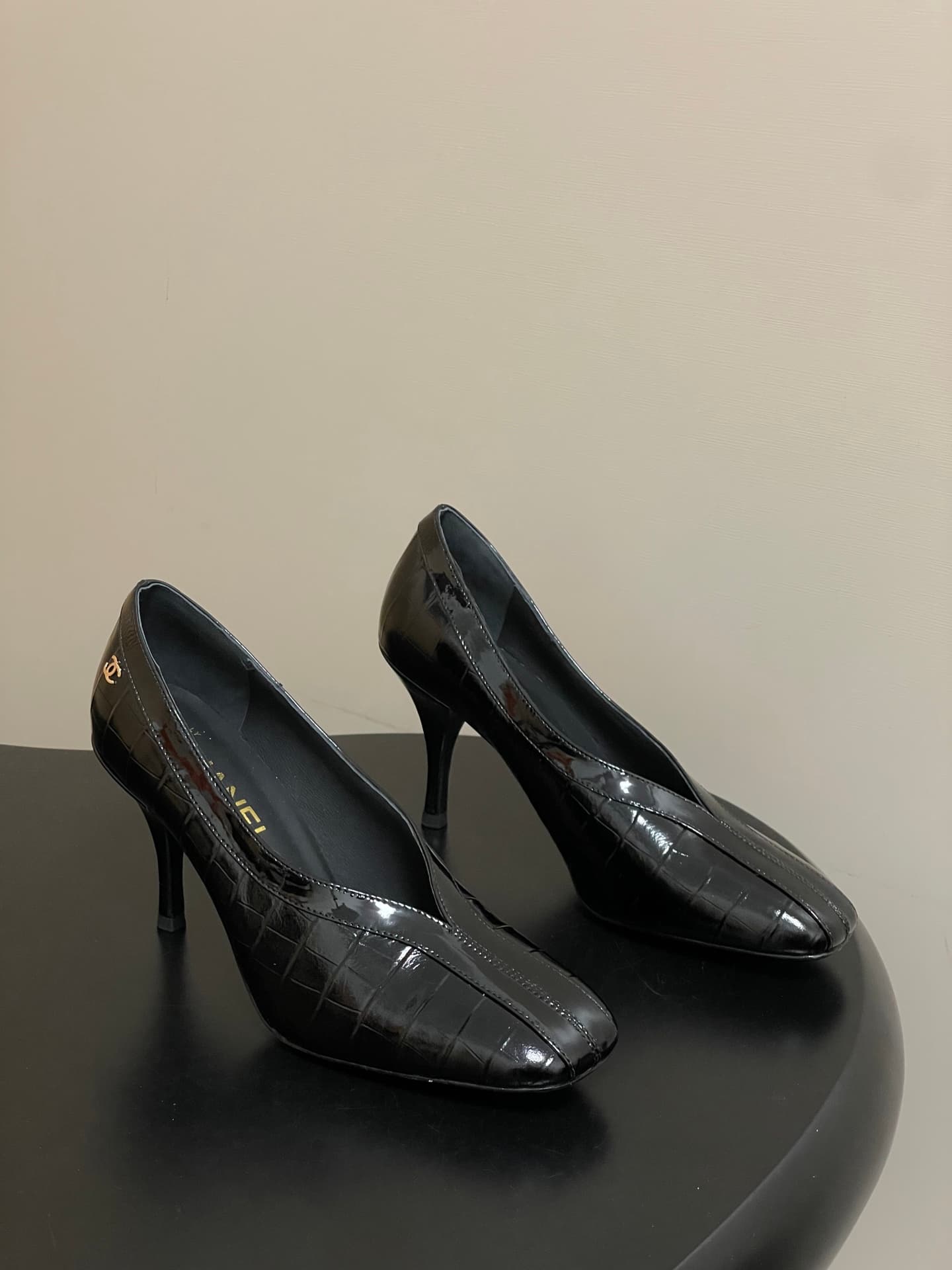 Chanel Noir Croc-Embossed Sculpted Pumps