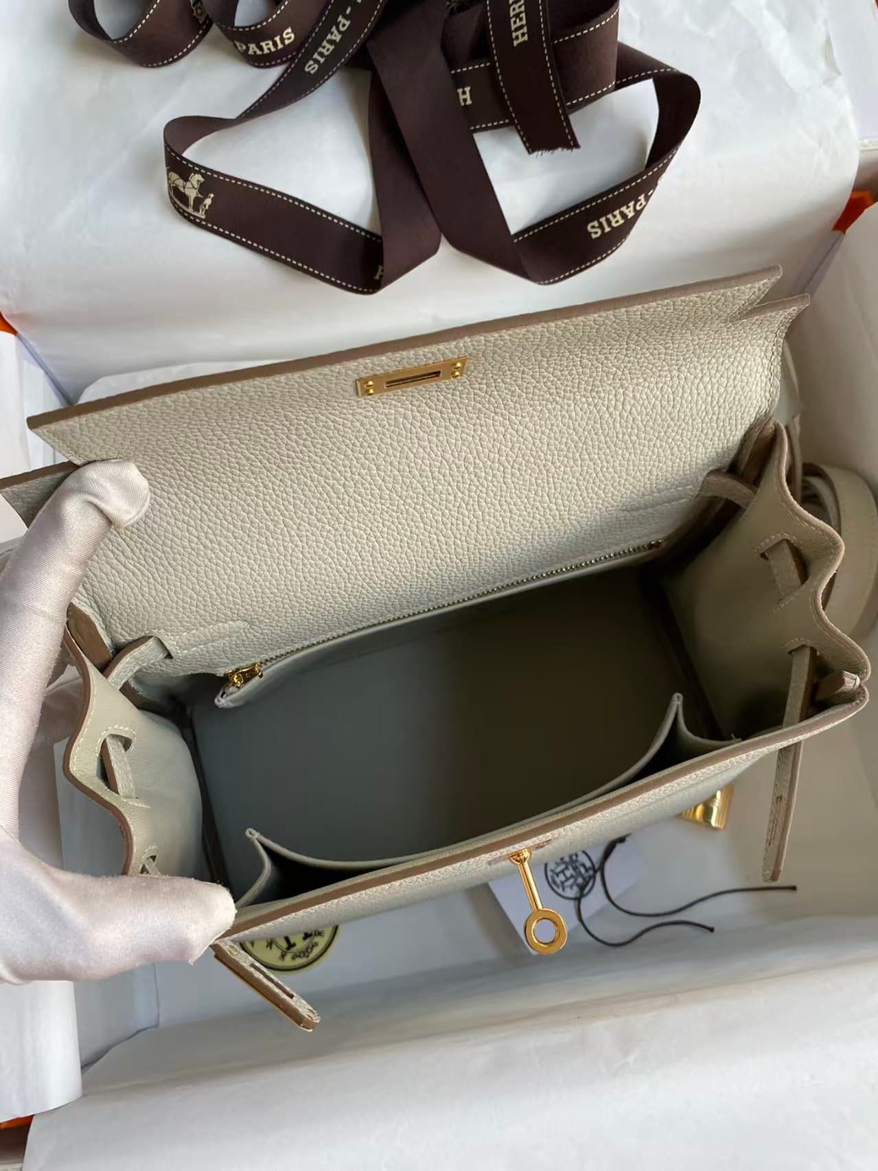 Hermes Kelly 25/28cm Bag In Pearl Gray WAX High