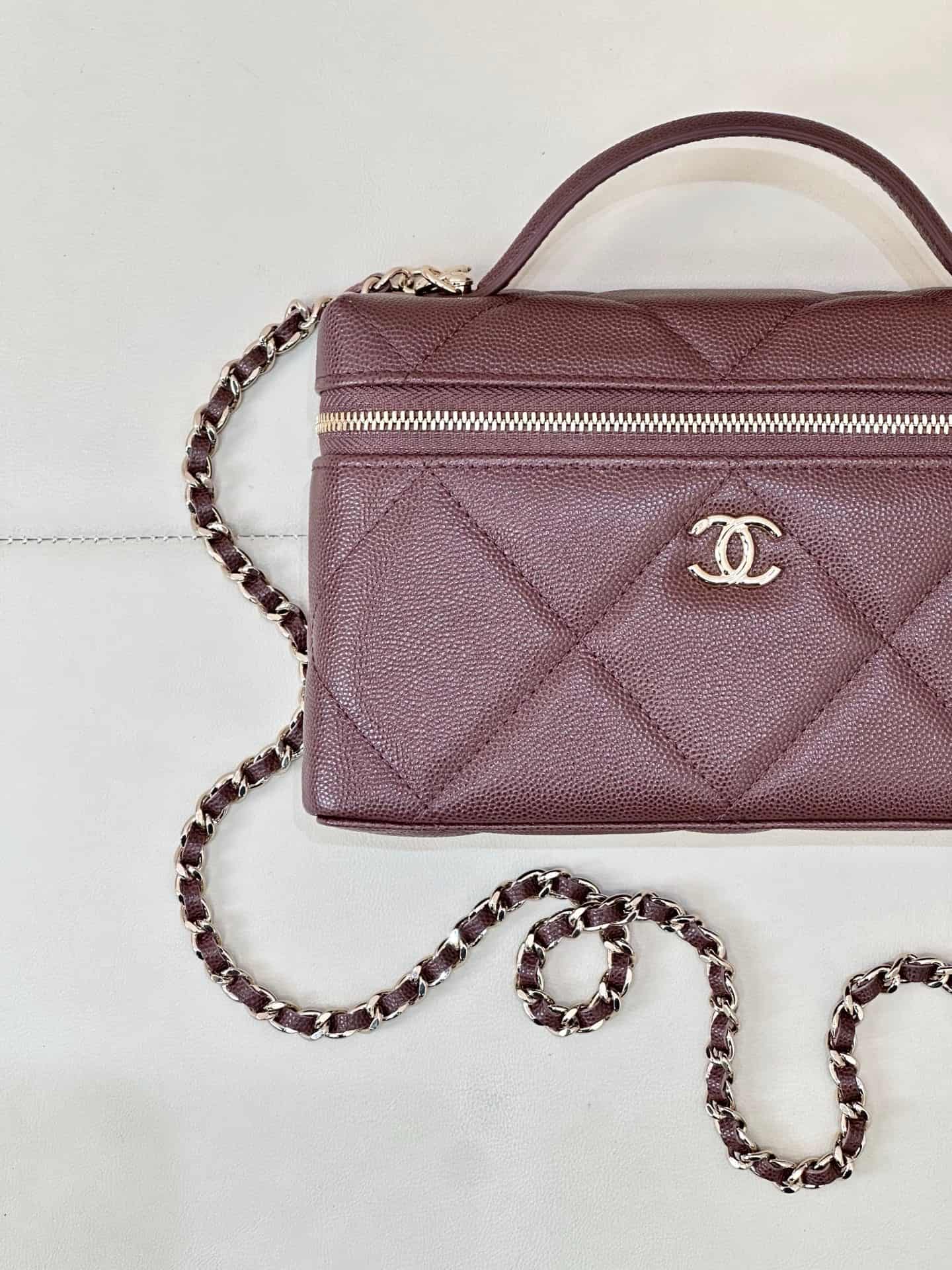 Chanel Vanity with Chain Grained Shiny Calfskin & Gold-Tone Metal Claret AP4936 TOP