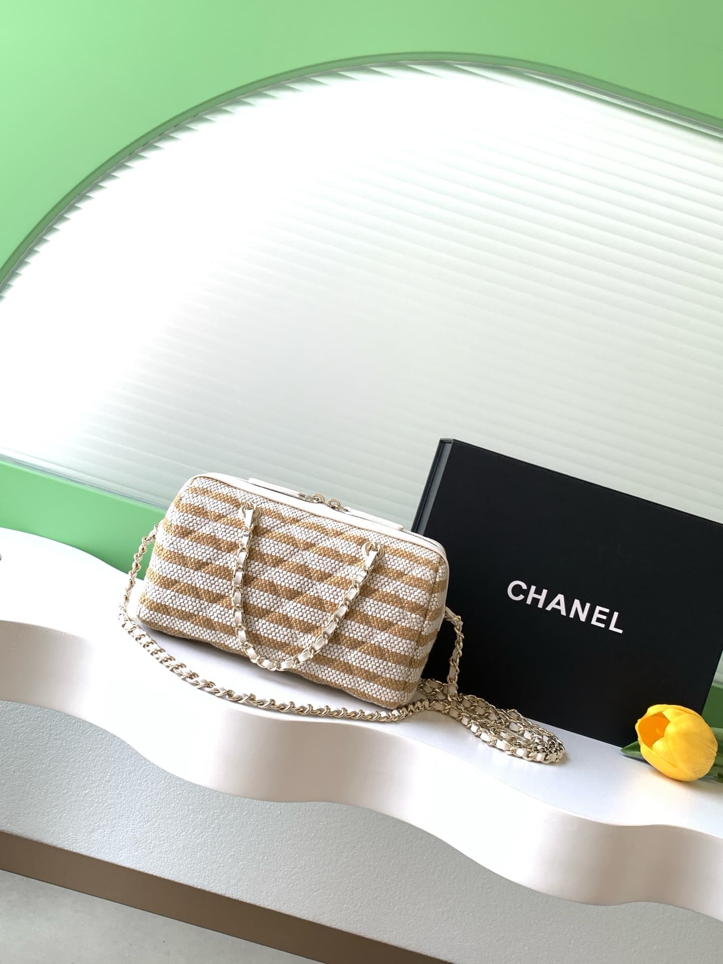 Chanel Clutch with Chain Printed Fabric & Gold-Tone Metal Beige & Light Beige AP4986 A