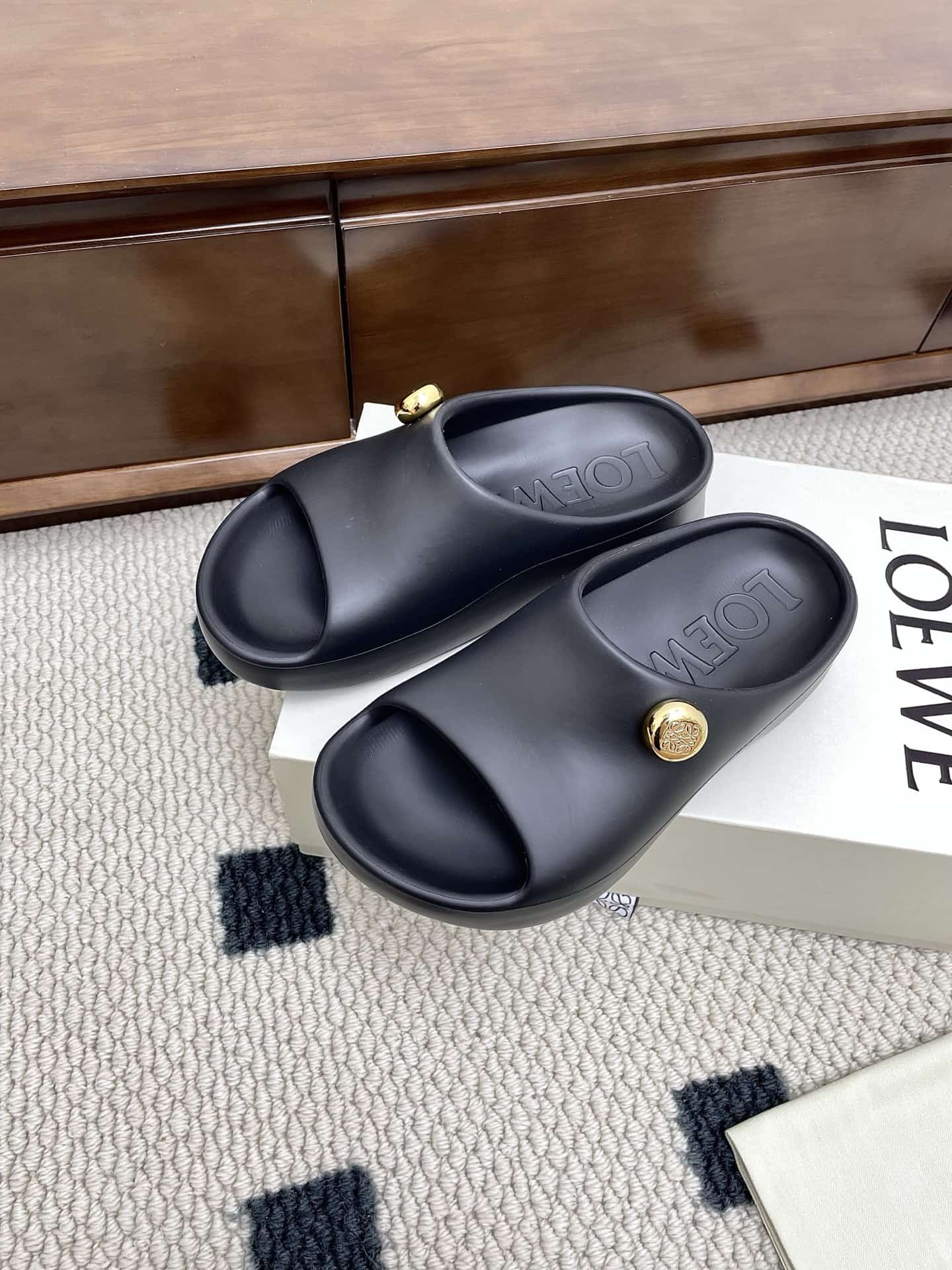 LOEWE Foam Pebble Slides