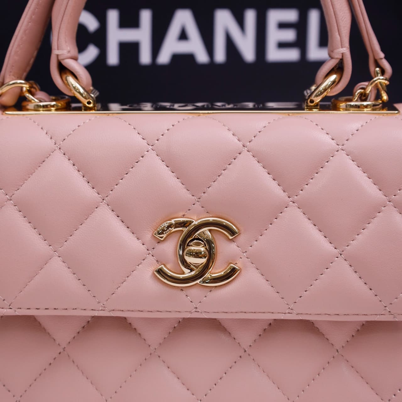 Chanel MINI FLAP BAG WITH TOP HANDLE AS4654 Lambskin &Gold-Tone Metal Pink A