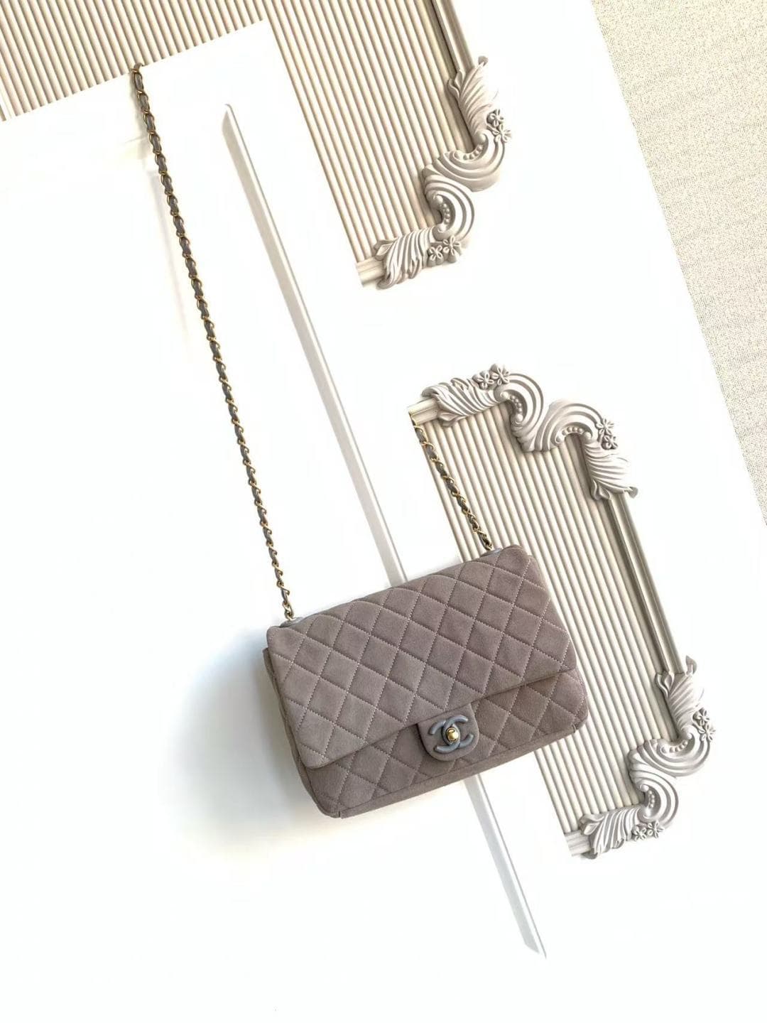 Chanel Classic Flap bag in Grey Suede & Gold-Tone Metal AS5987 A