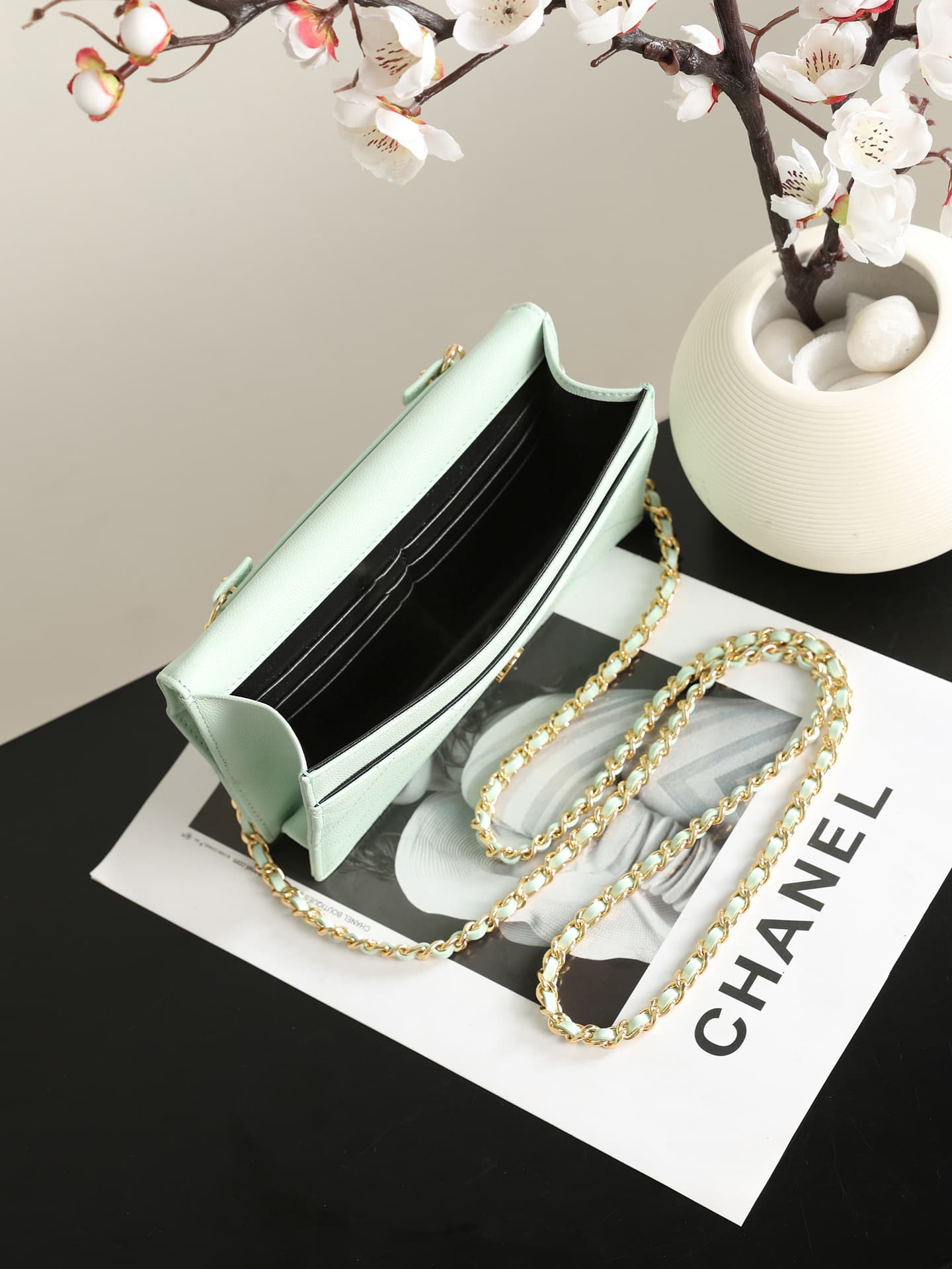 Chanel Wallet on Chain Shiny Grained Calfskin Lambskin & Gold-Tone Metal Light Green AP5455 A