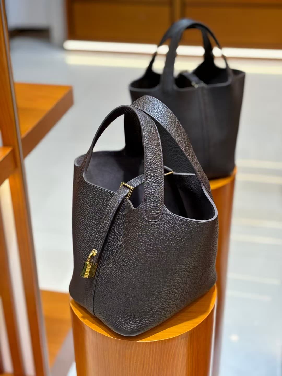 Hermes Picotin Lock 18/22 Bag Togo Leather In Ebene WAX High