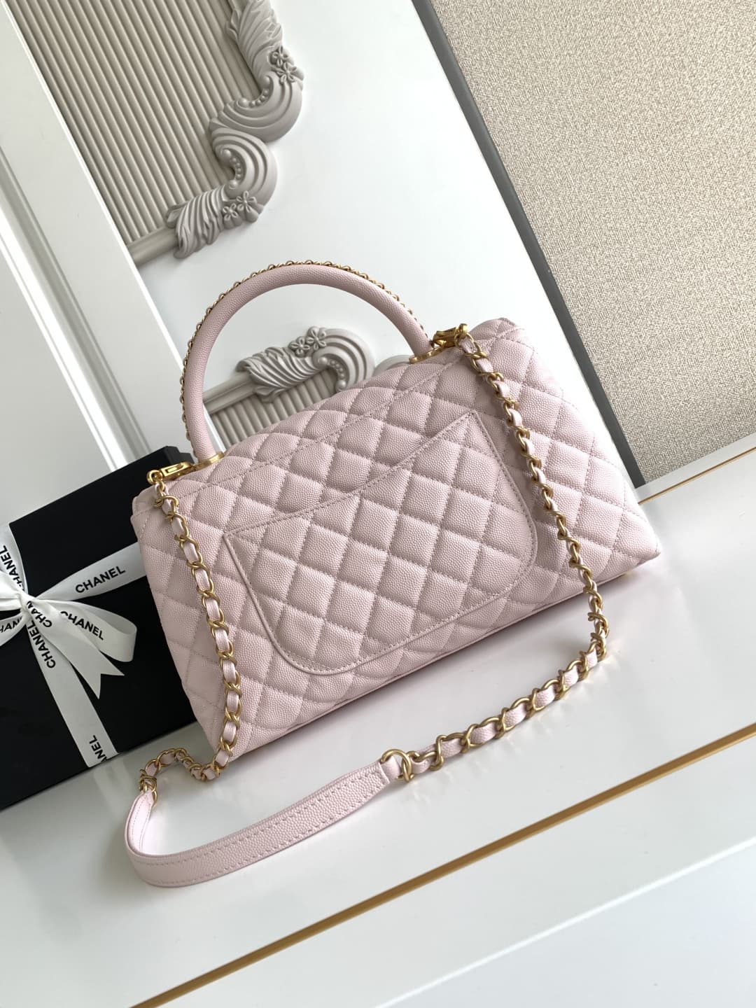 Medium FLAP BAG WITH TOP HANDLE Grained Calfskin A92991 Pink-binding Gold Metal A