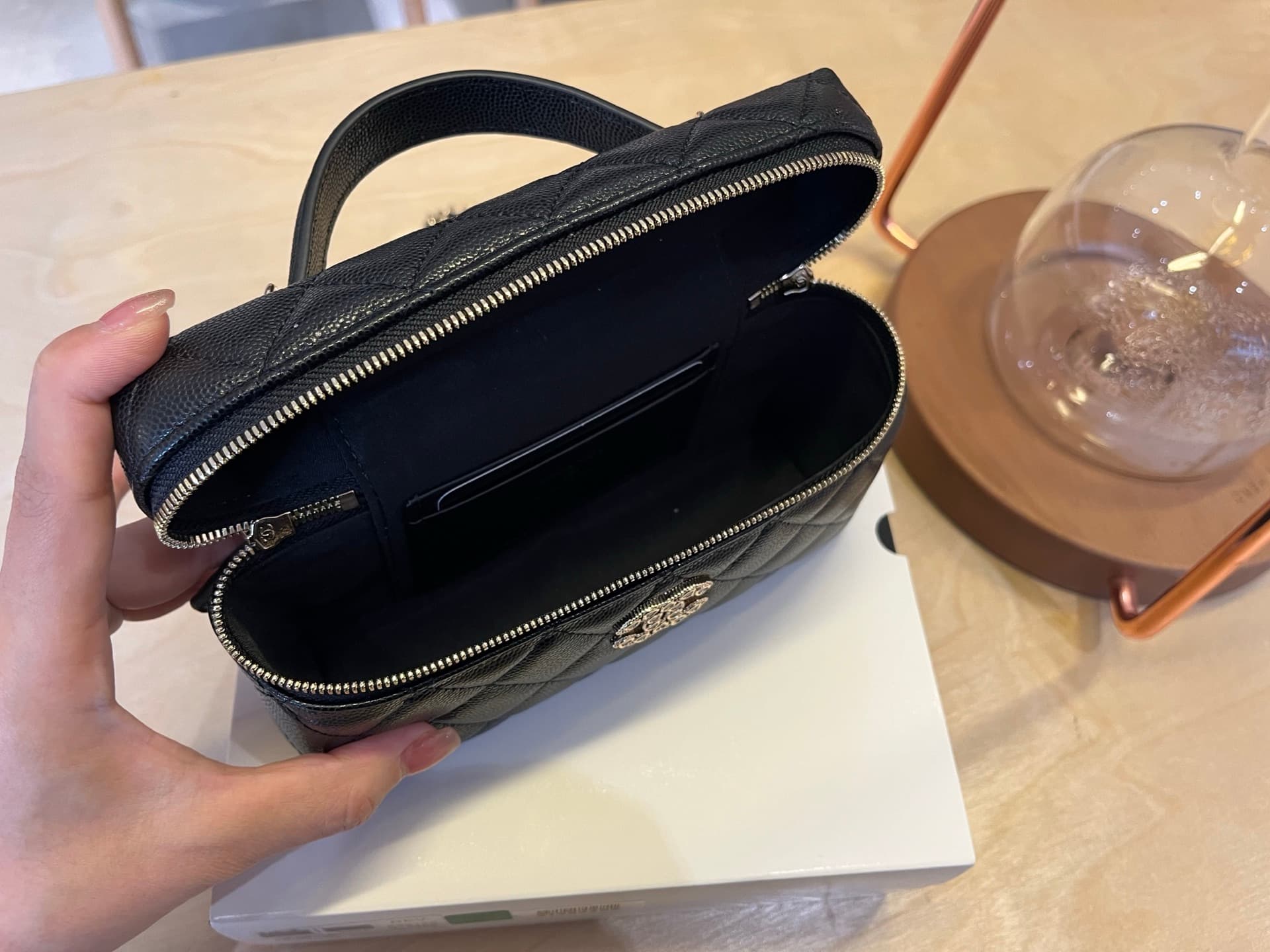Chanel Vanity with Chain Grained Shiny Calfskin & Gold-Tone Black A96140 A