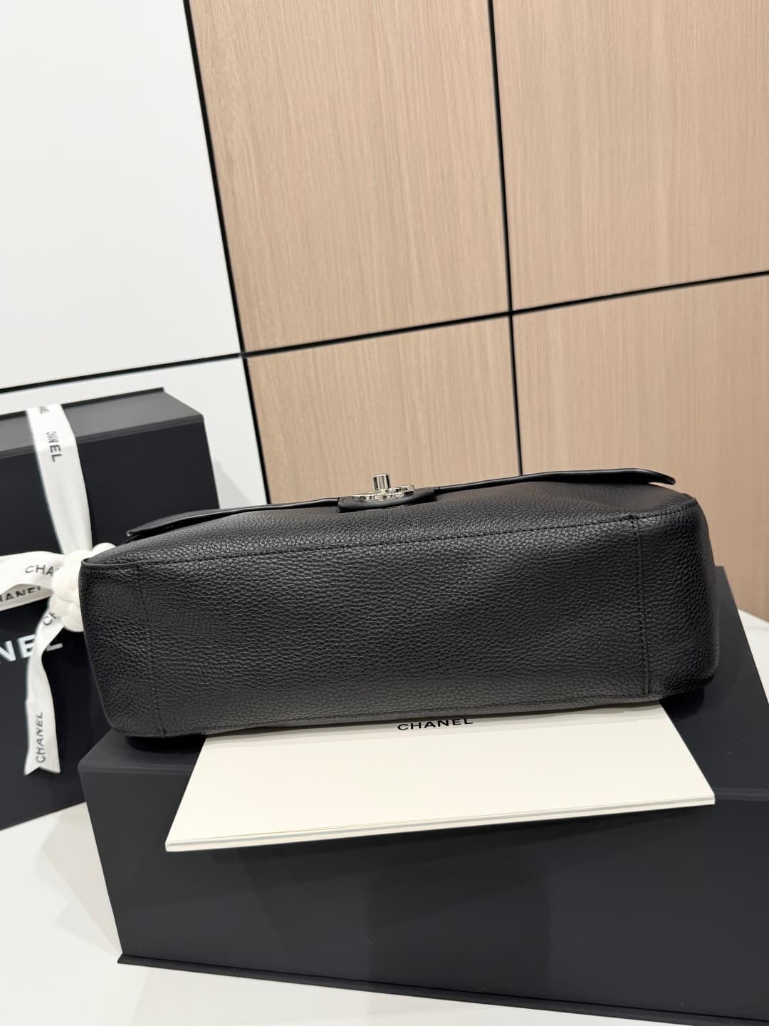 Chanel Maxi Flapbag Grained Calfskin & Silver-Tone Metal Black AS6231 A