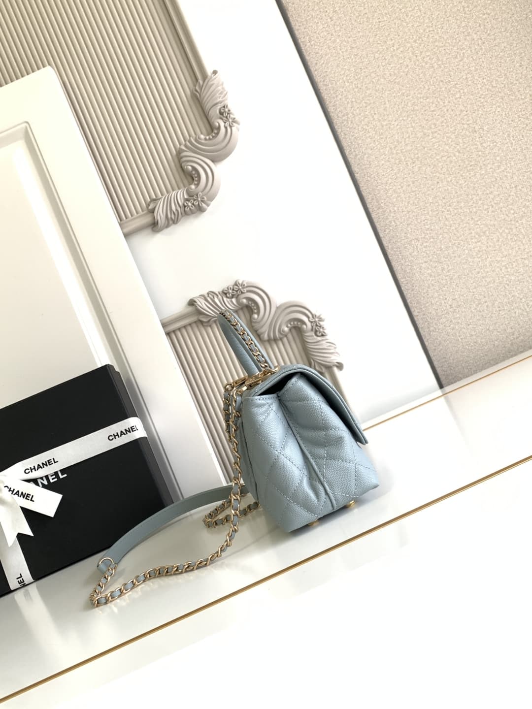 MINI FLAP BAG WITH TOP HANDLE AS2215 Grained Calfskin & Gold Metal Blue A
