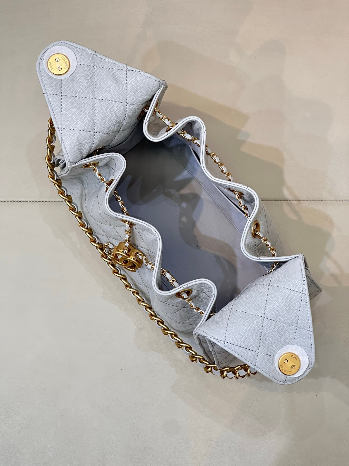 Chanel 25 Small Hobo handbag AS5293 Grained Calfskin & Gold-tone Metal Light Grey TOP