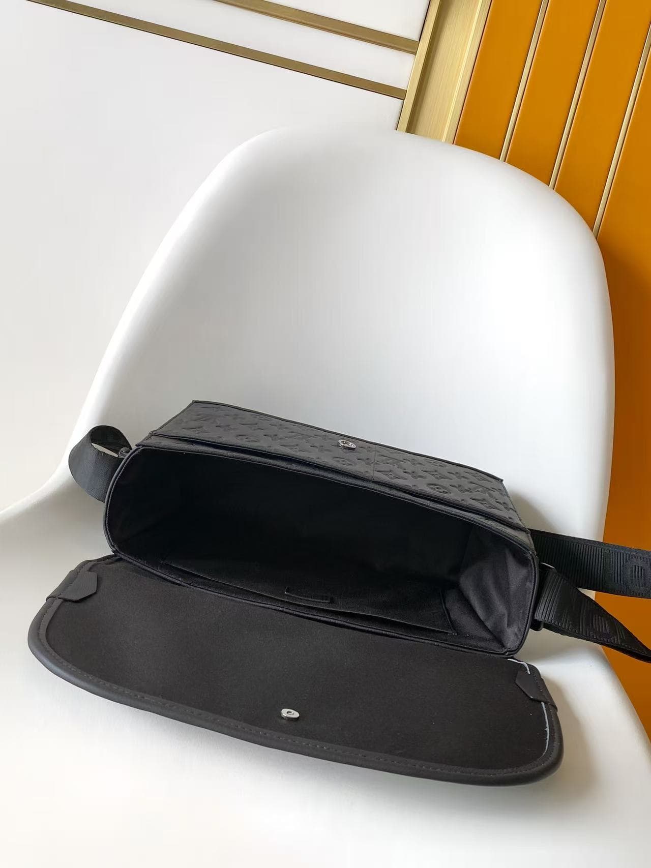 Louis Vuitton Courrier Messenger Black Monogram Shadow calfskin leather M28781 High