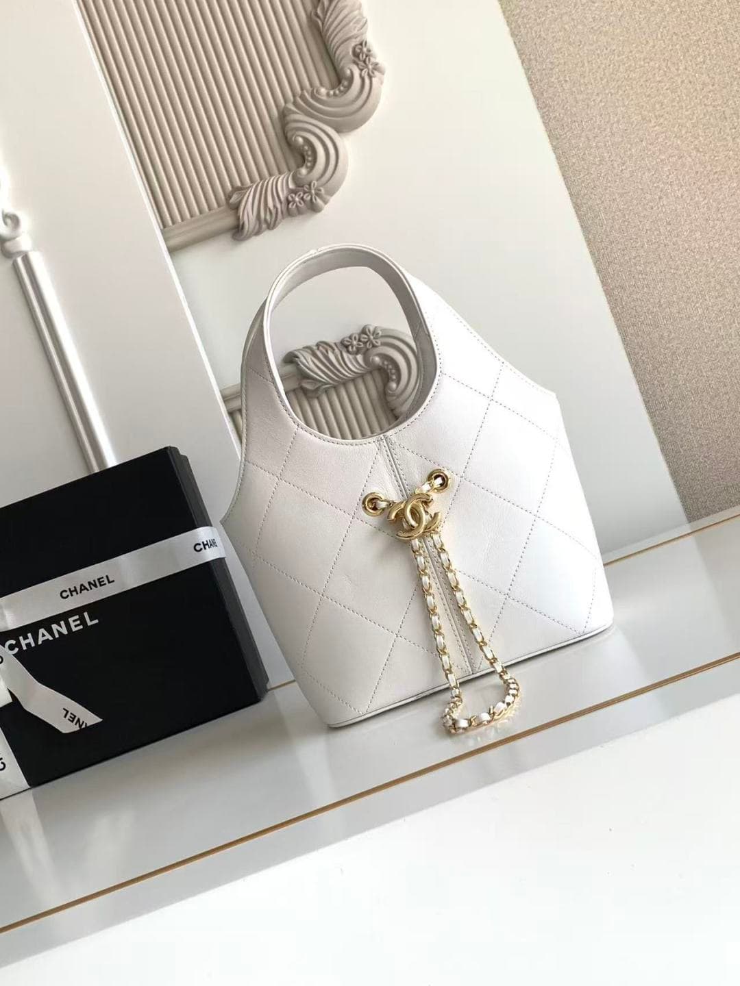 Chanel Small Shopping Bag White Leather & Gold-Tone Metal AS6132 A