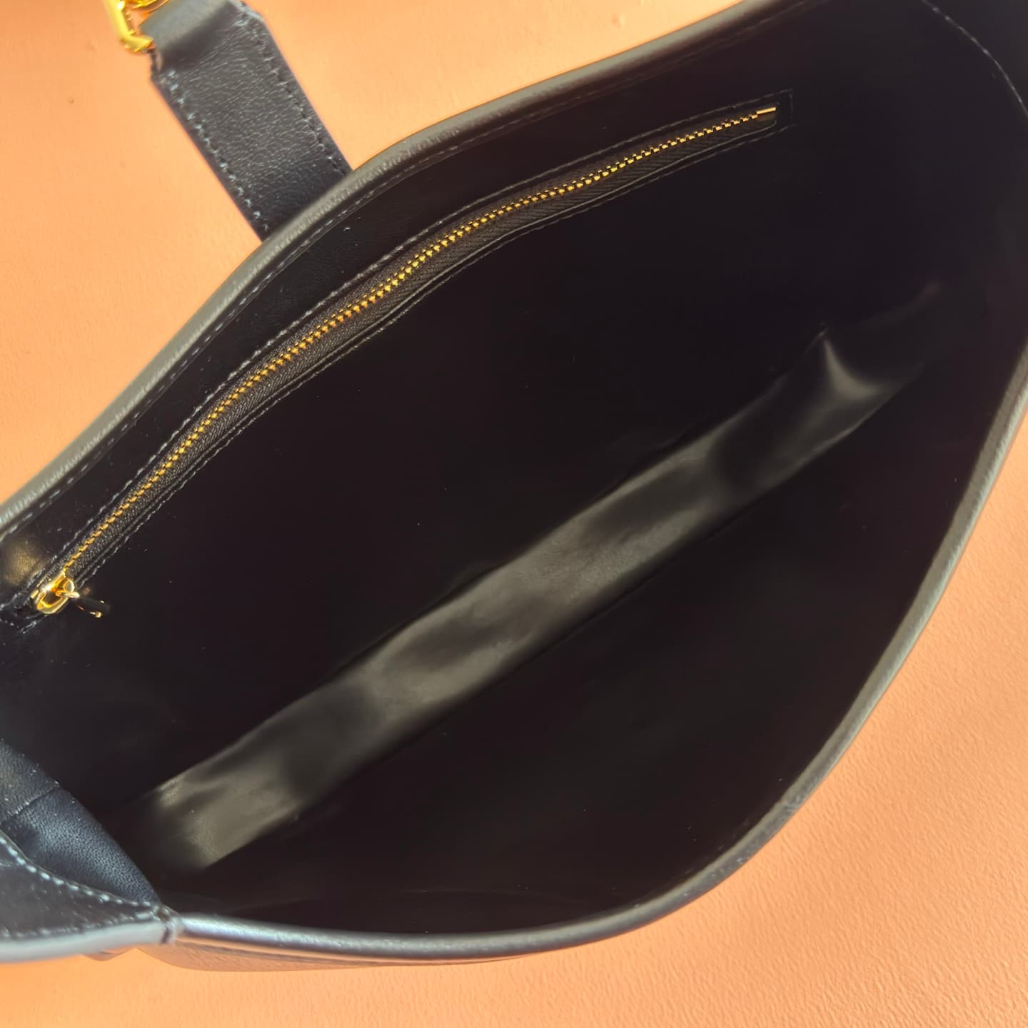 Gucci Jackie 1961 medium shoulder bag Black soft grainy leather ‎863136 High