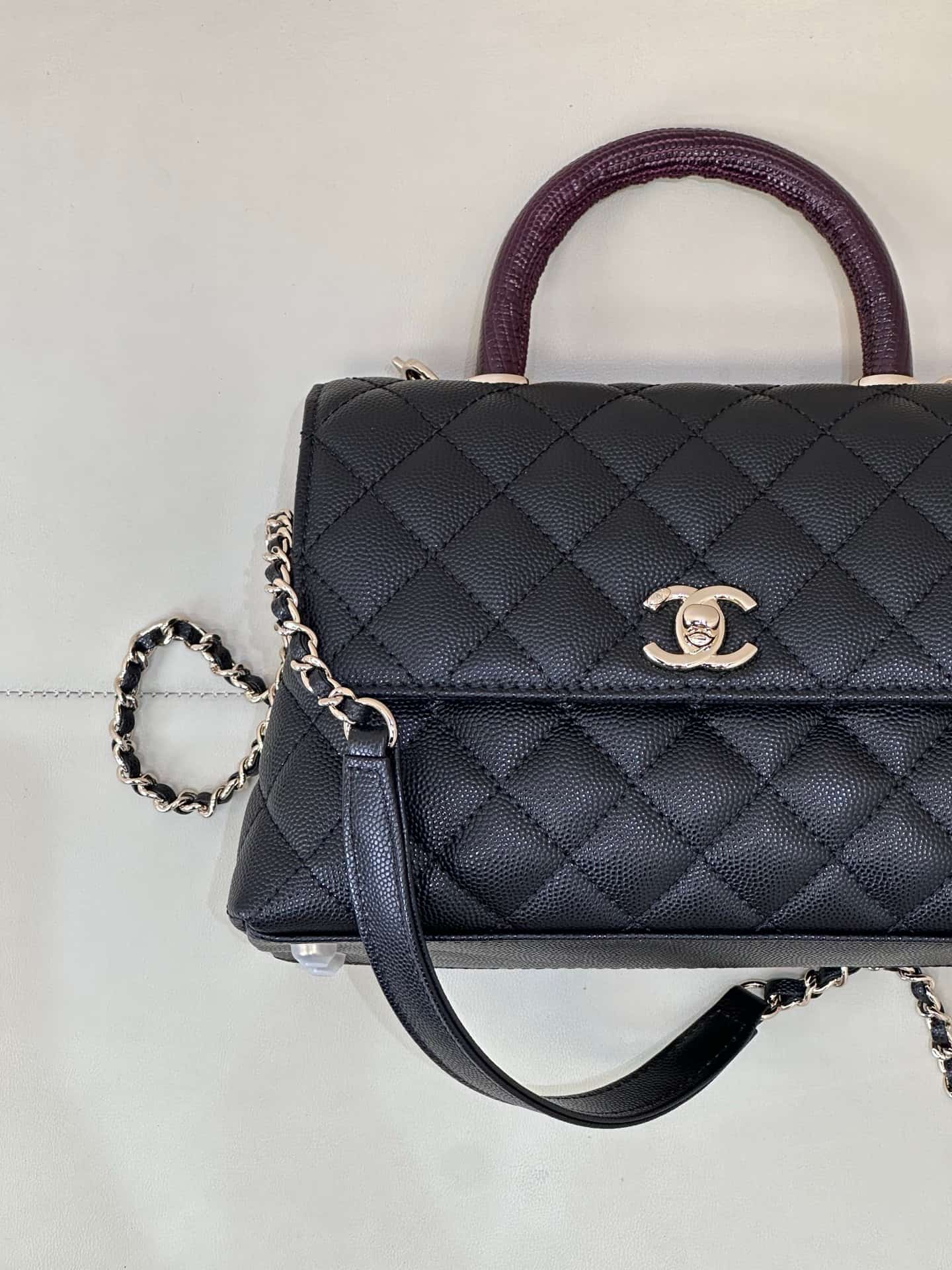 FLAP BAG WITH TOP Embossed Lizard HANDLE Grained Calfskin & Gold-Tone Metal A92990 Black  TOP