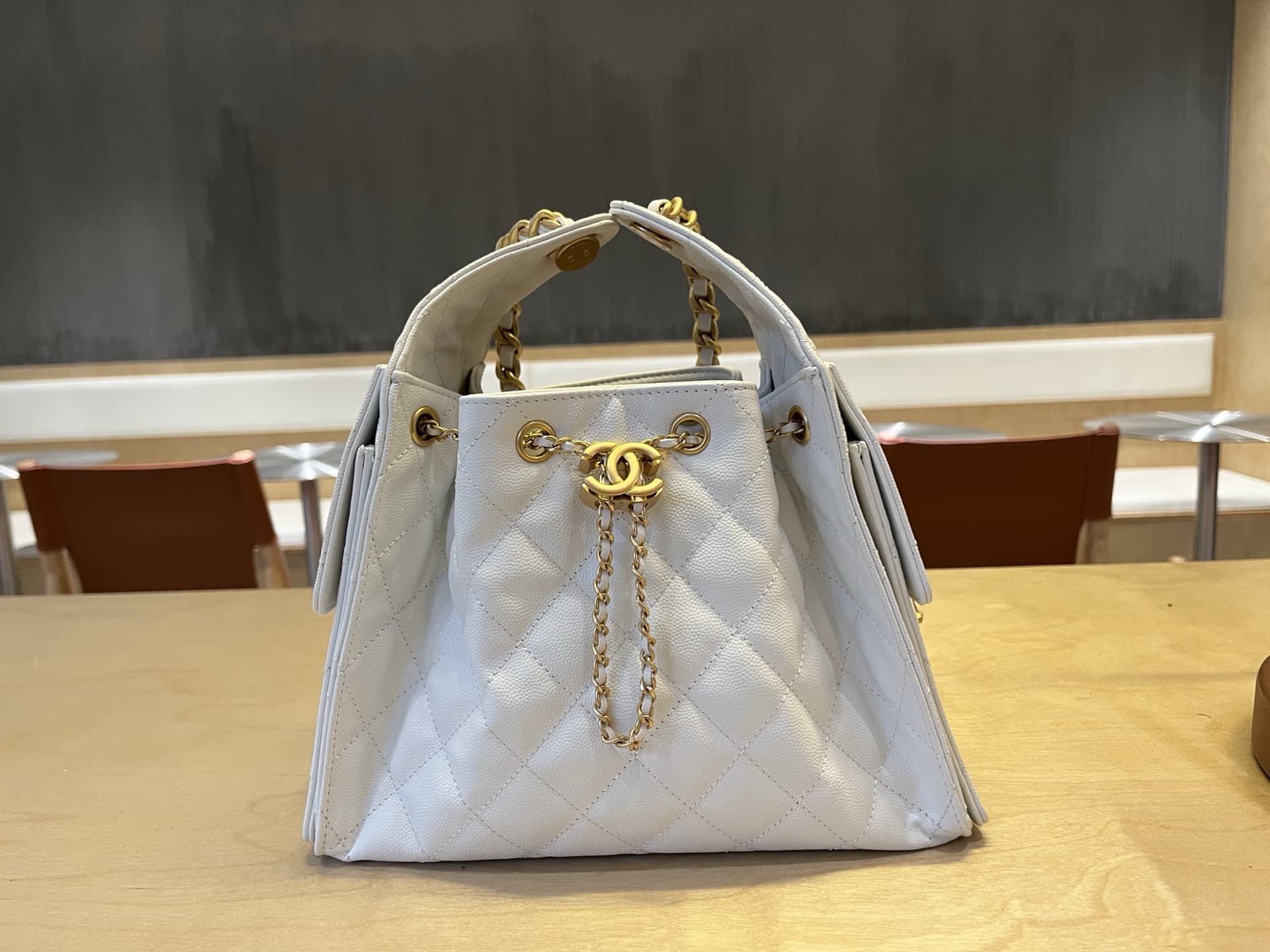 Chanel 25 Small Hobo handbag AS5293 Grained Calfskin & Gold-tone Metal White A
