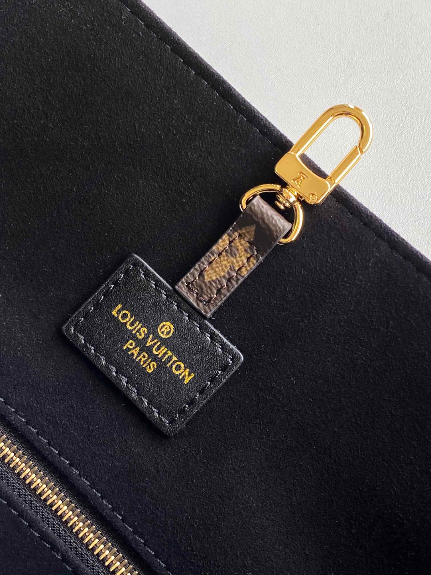 Louis Vuitton Nova MM Black Calfskin leather M13137 High