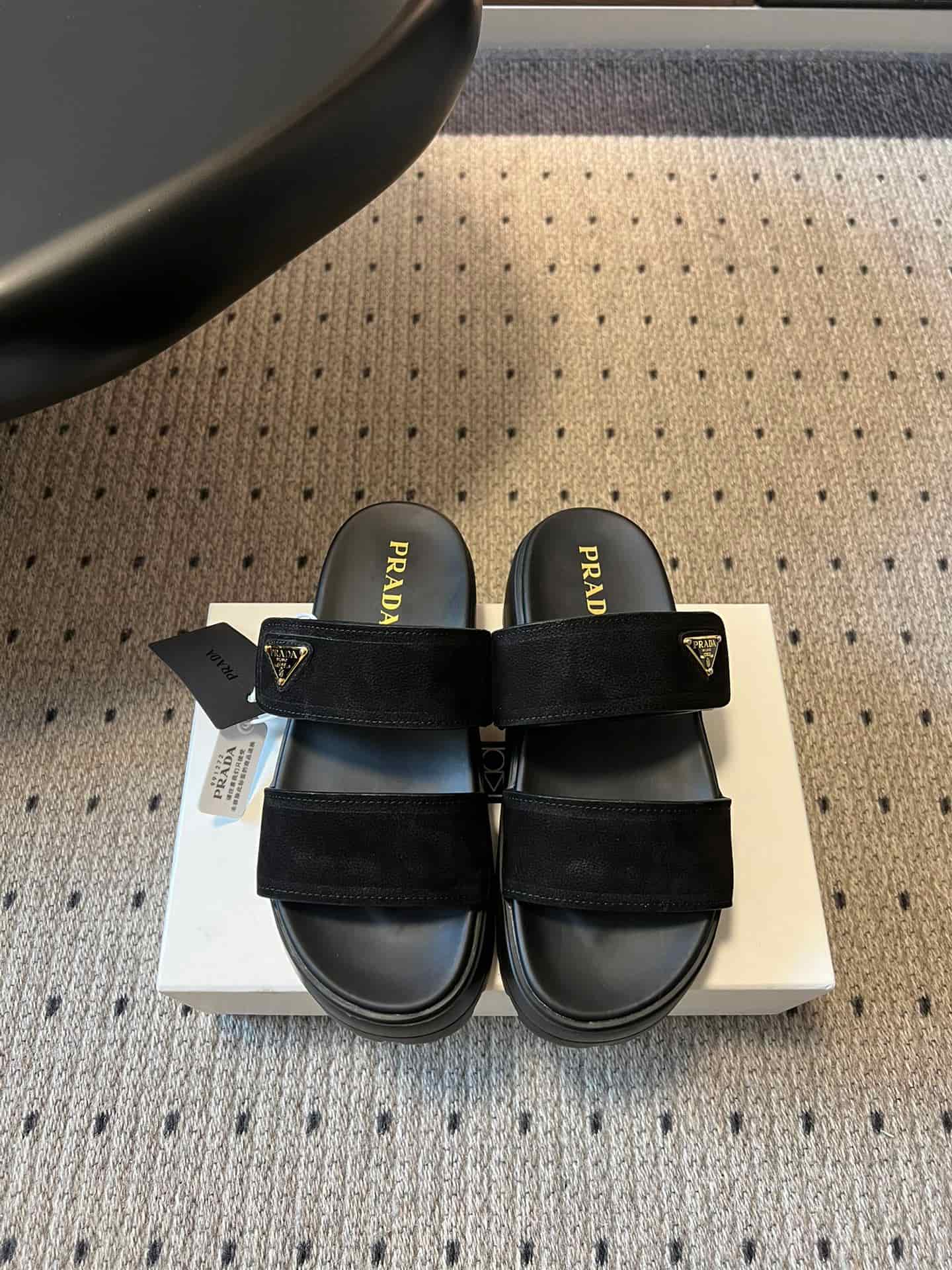 Prada Leather Fussbett Slides