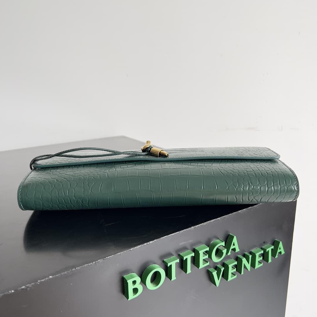 BV Long Clutch Andiamo With Handle Lambskin TOP