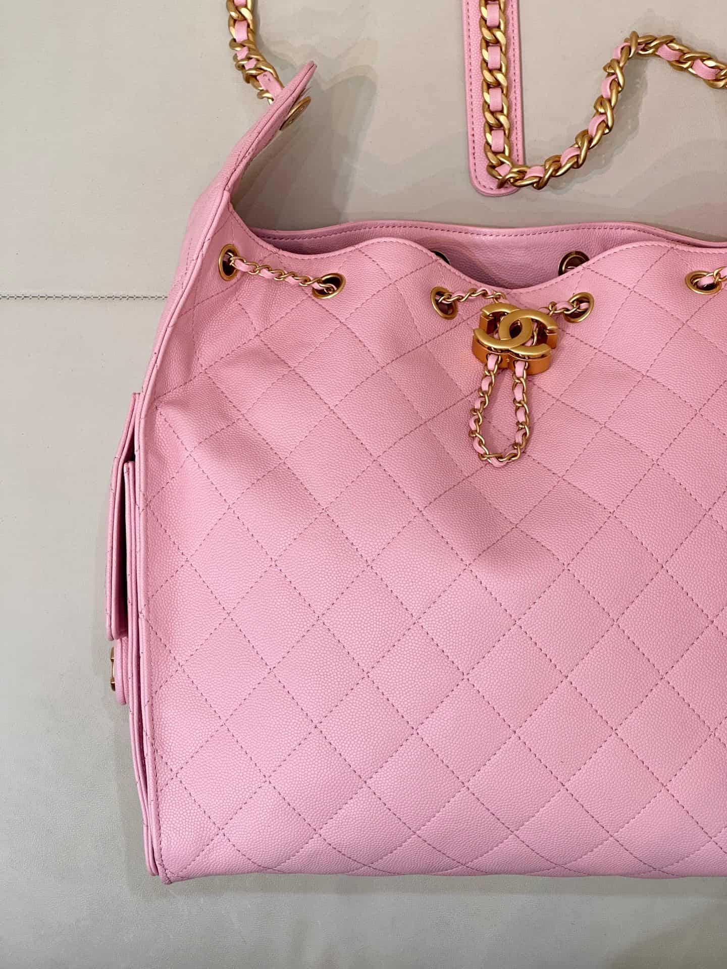 Chanel 25 Medium Hobo handbag AS5311 Grained Calfskin & Gold-tone Metal Pink TOP