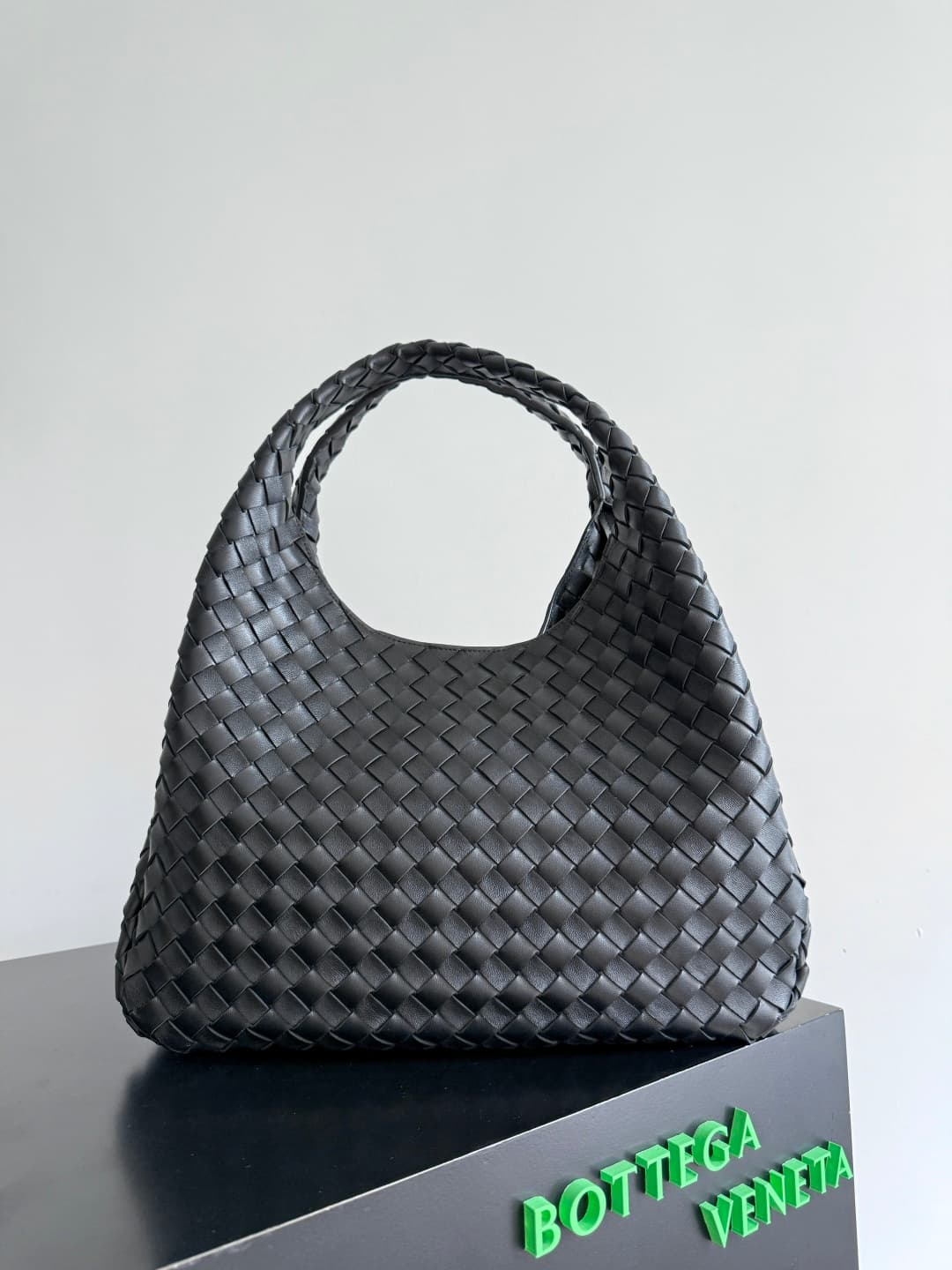 Bottega Veneta Large Campana shoulder bag in Intrecciato leather Black TOP