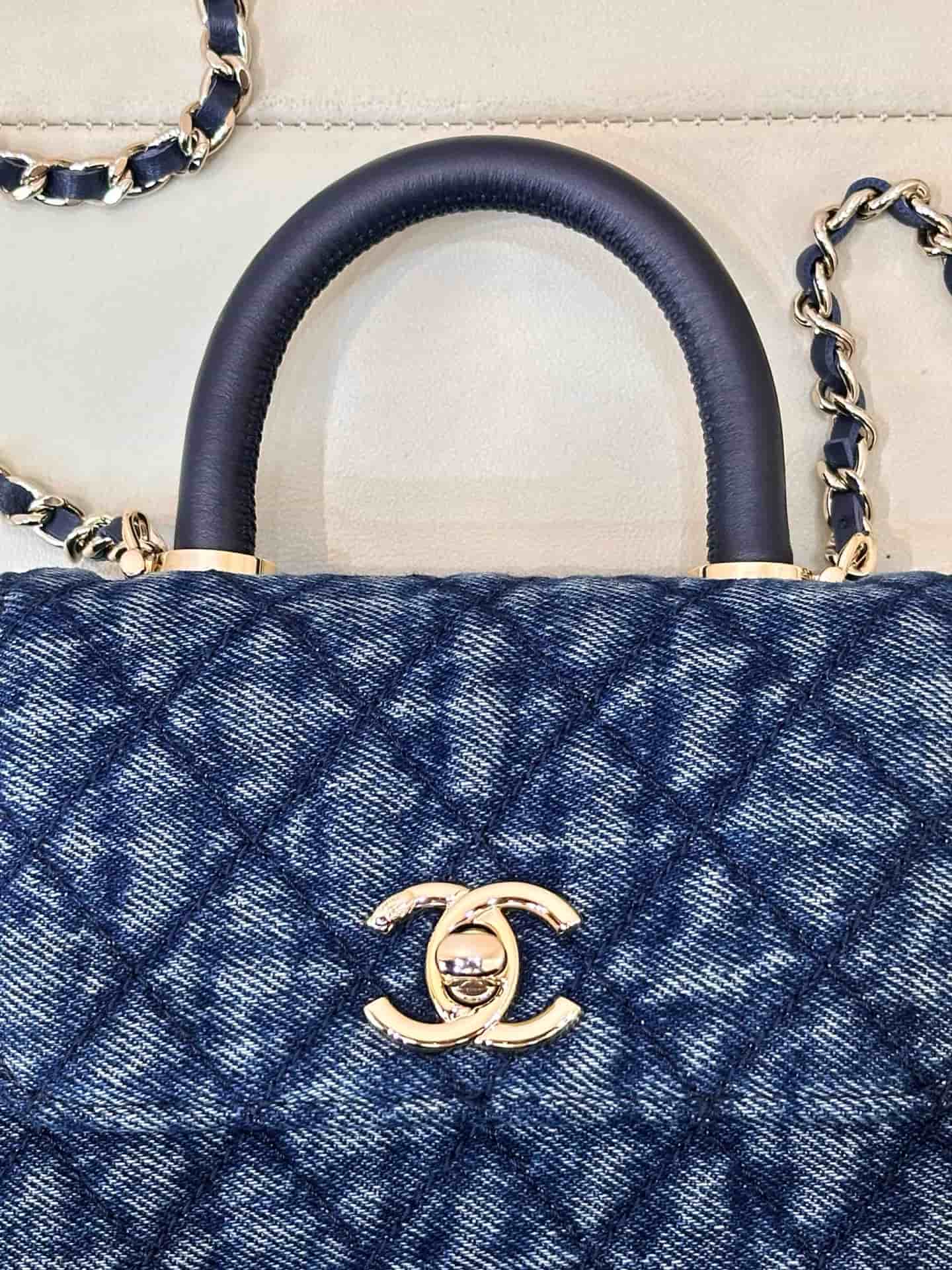 Chanel Clutch with chain Washed Denim, Calfskin & Gold-Tone Metal Blue AP4244 TOP