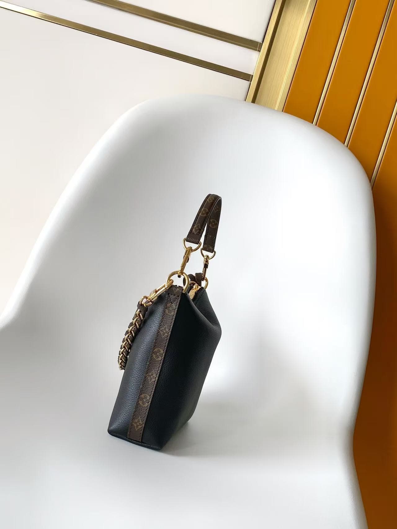 Louis Vuitton Multipass Mini handbag Black Leather M29010 High