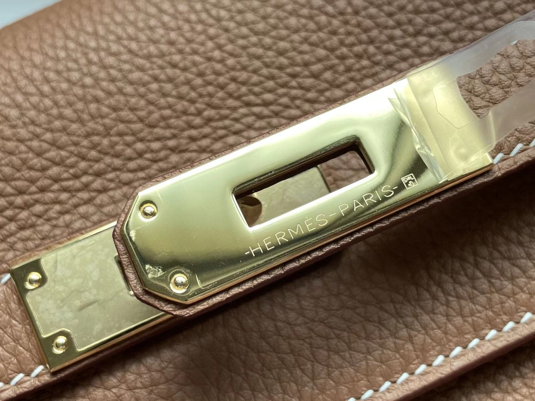 Hermes Kelly Messenger 25cm Taurillon Clemence Leather In Gold WAX