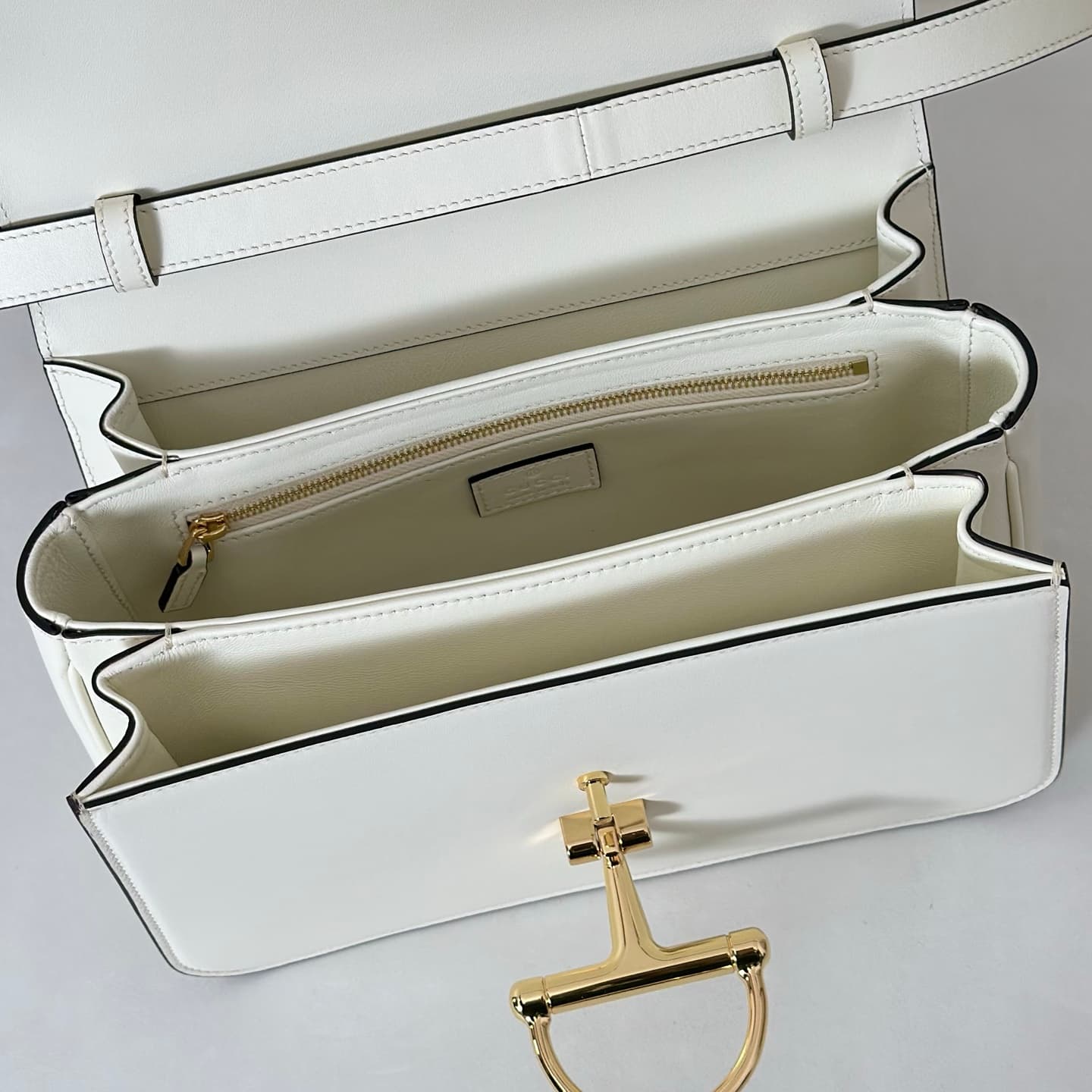 Gucci Siena medium top handle bag 855535 White High