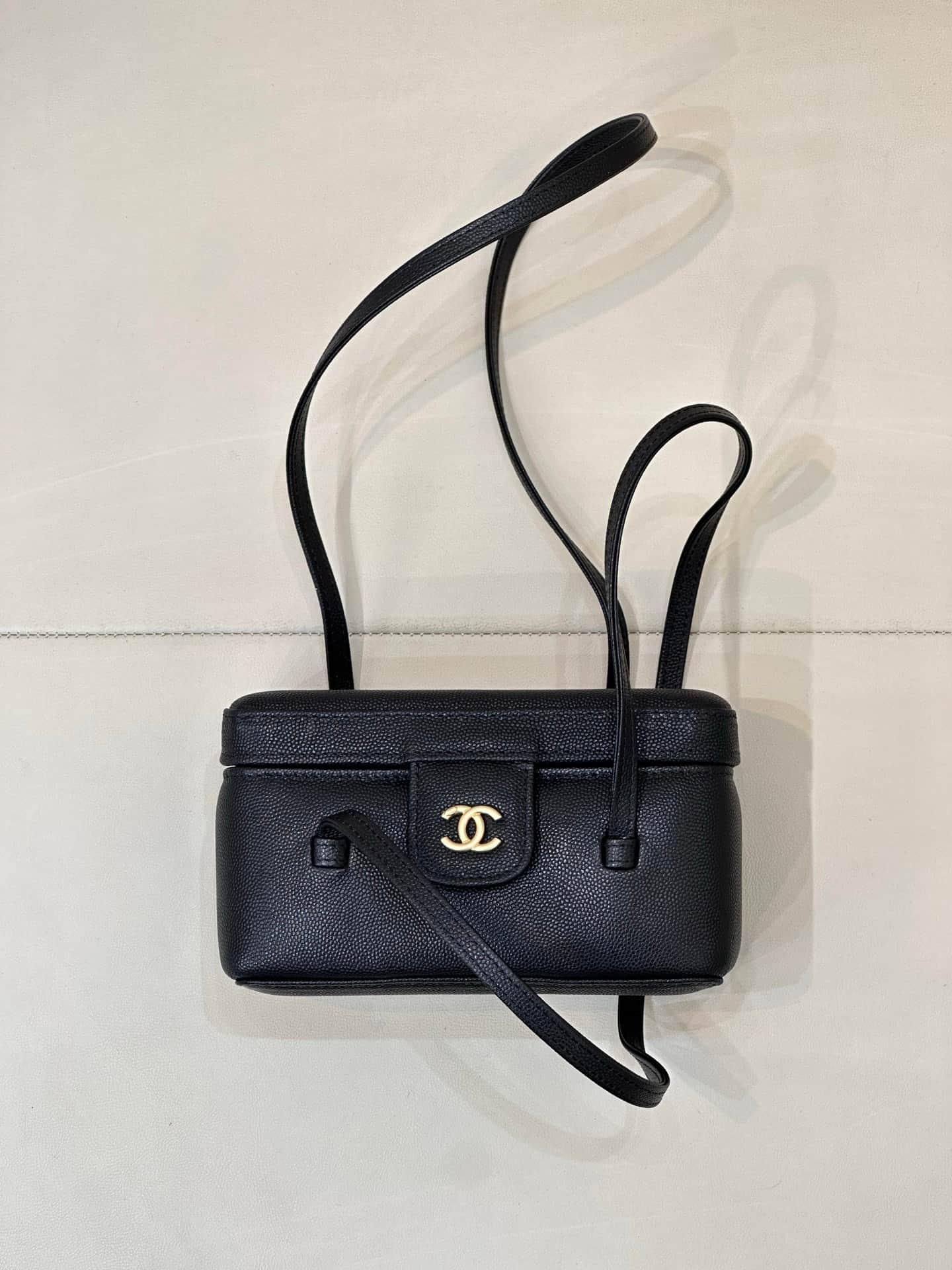 Chanel Long Vanity with Leather Strap Grained Shiny Calfskin & Gold-Tone Metal Black AP5067 TOP