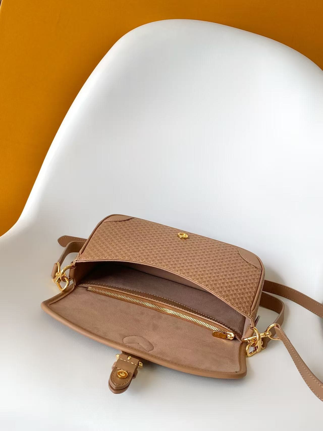 Louis Vuitton Diane Noisette Calfskin leather M29162 High