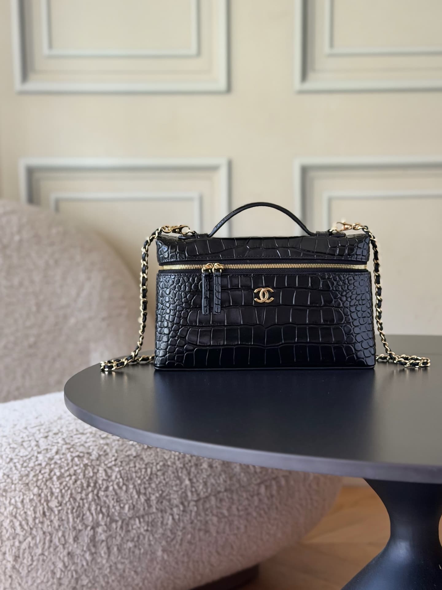 Chanel Large Vanity with chain Crocodile Embossed Calfskin & Gold-Tone Metal Black AS5347 A