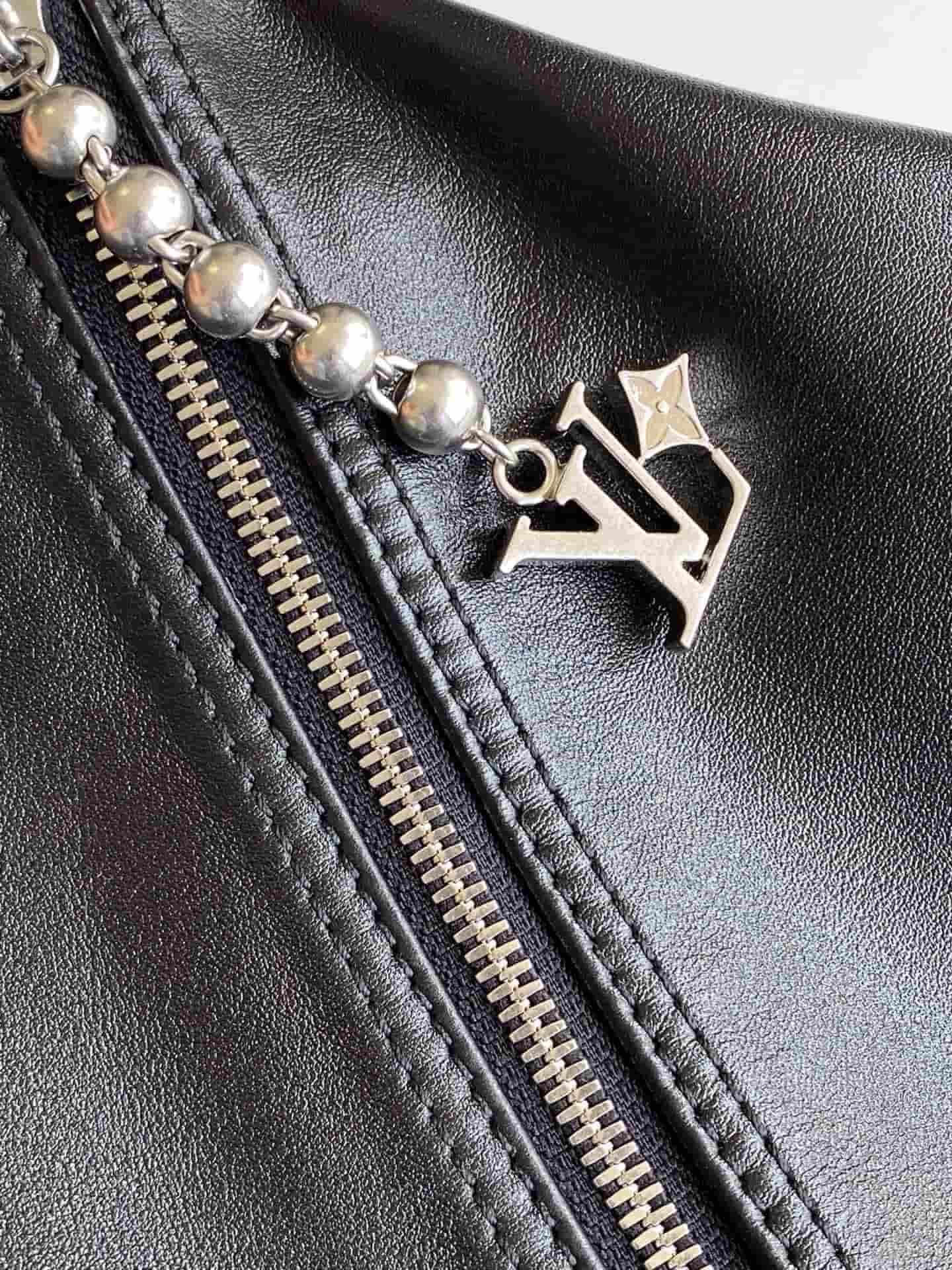 Louis Vuitton Vagabond Hobo Black Calf leather M13986 High