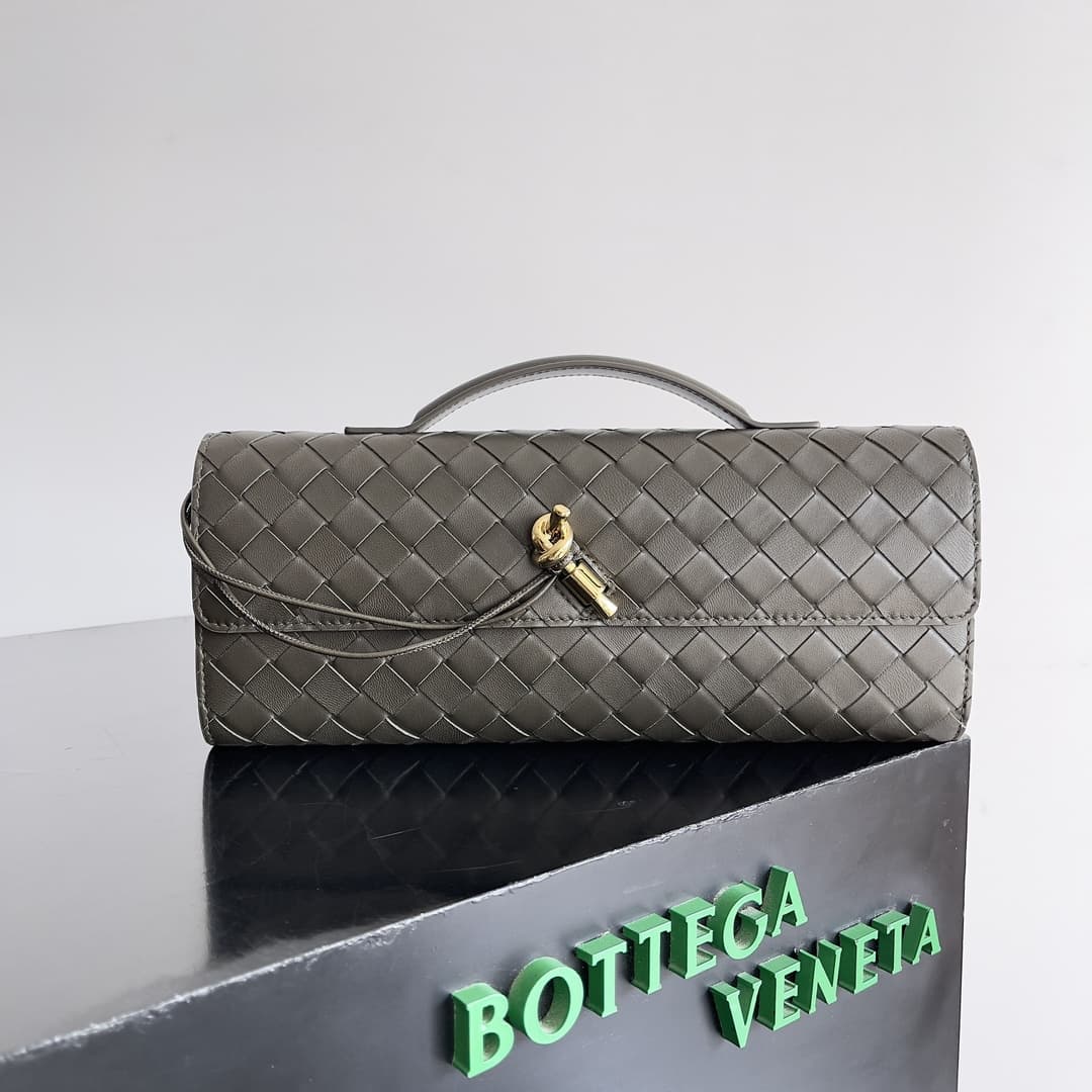 BV Long Clutch Andiamo With Handle Lambskin TOP