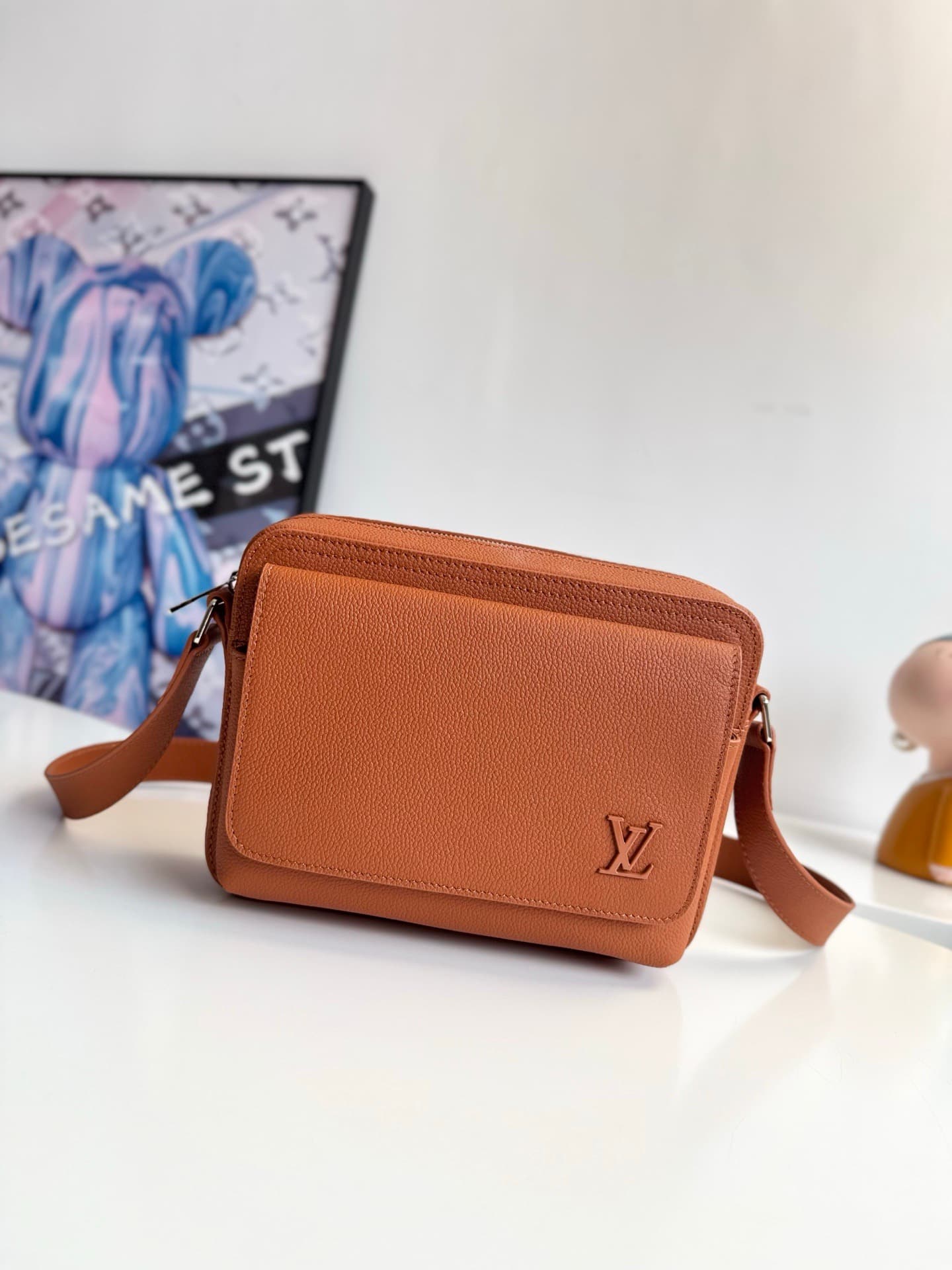 Louis Vuitton Boarding Messenger M25981 Tan High