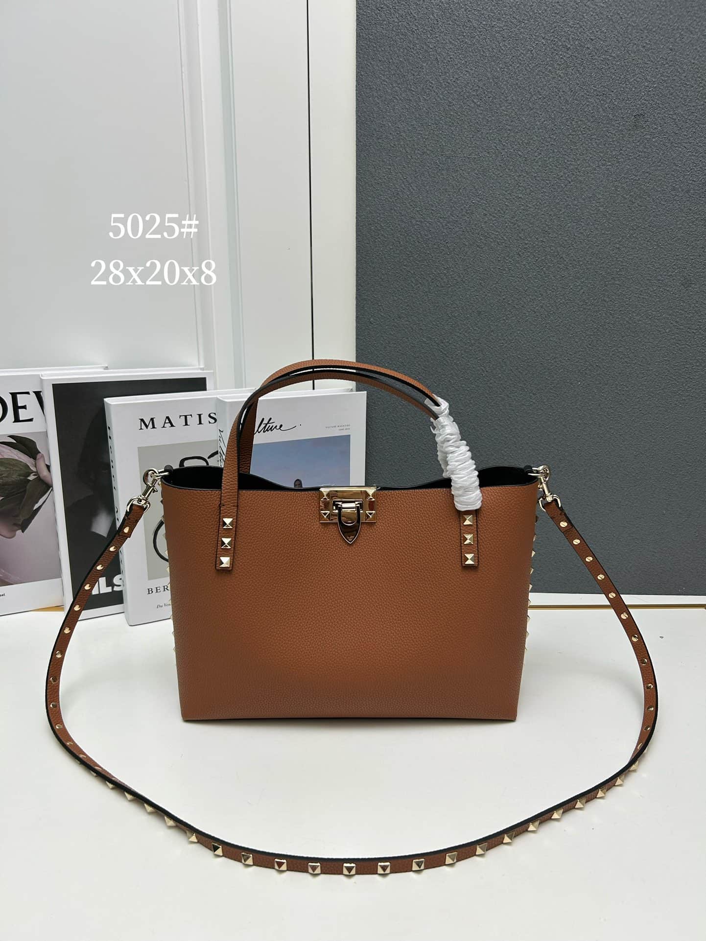 Valentino Garavani Rockstud Tote Bag in Caramel Mid