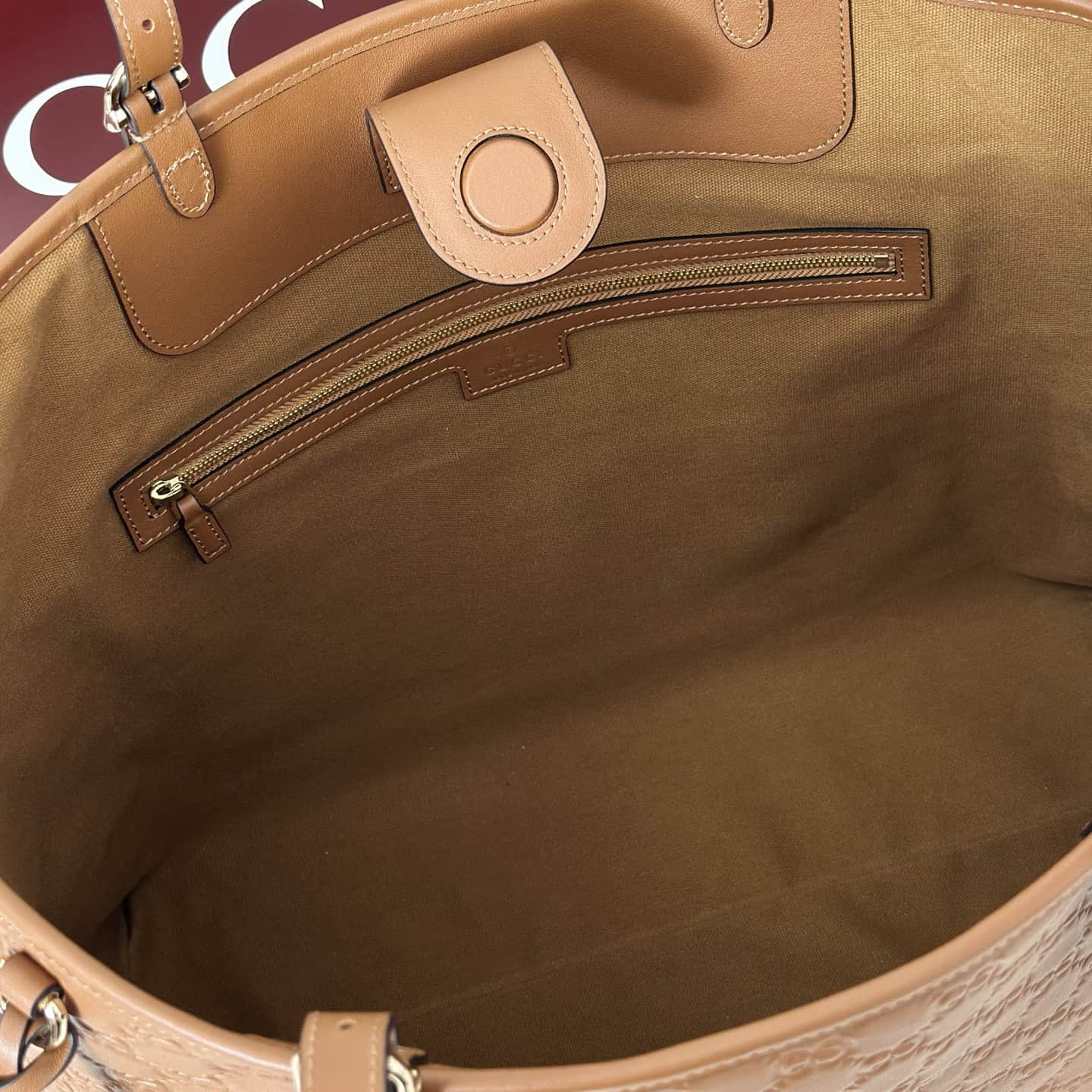 Gucci GG Emblem large tote bag 847455 High