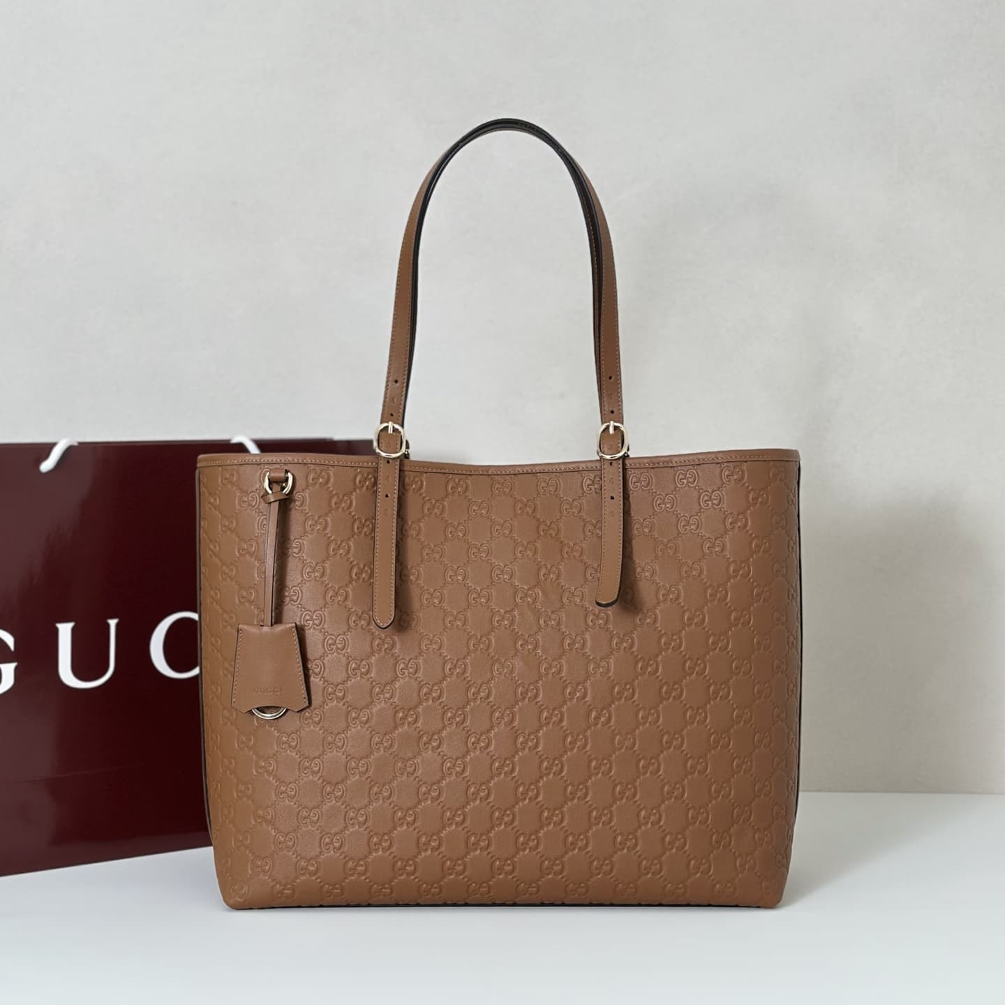 Gucci GG Emblem large tote bag 847455 High