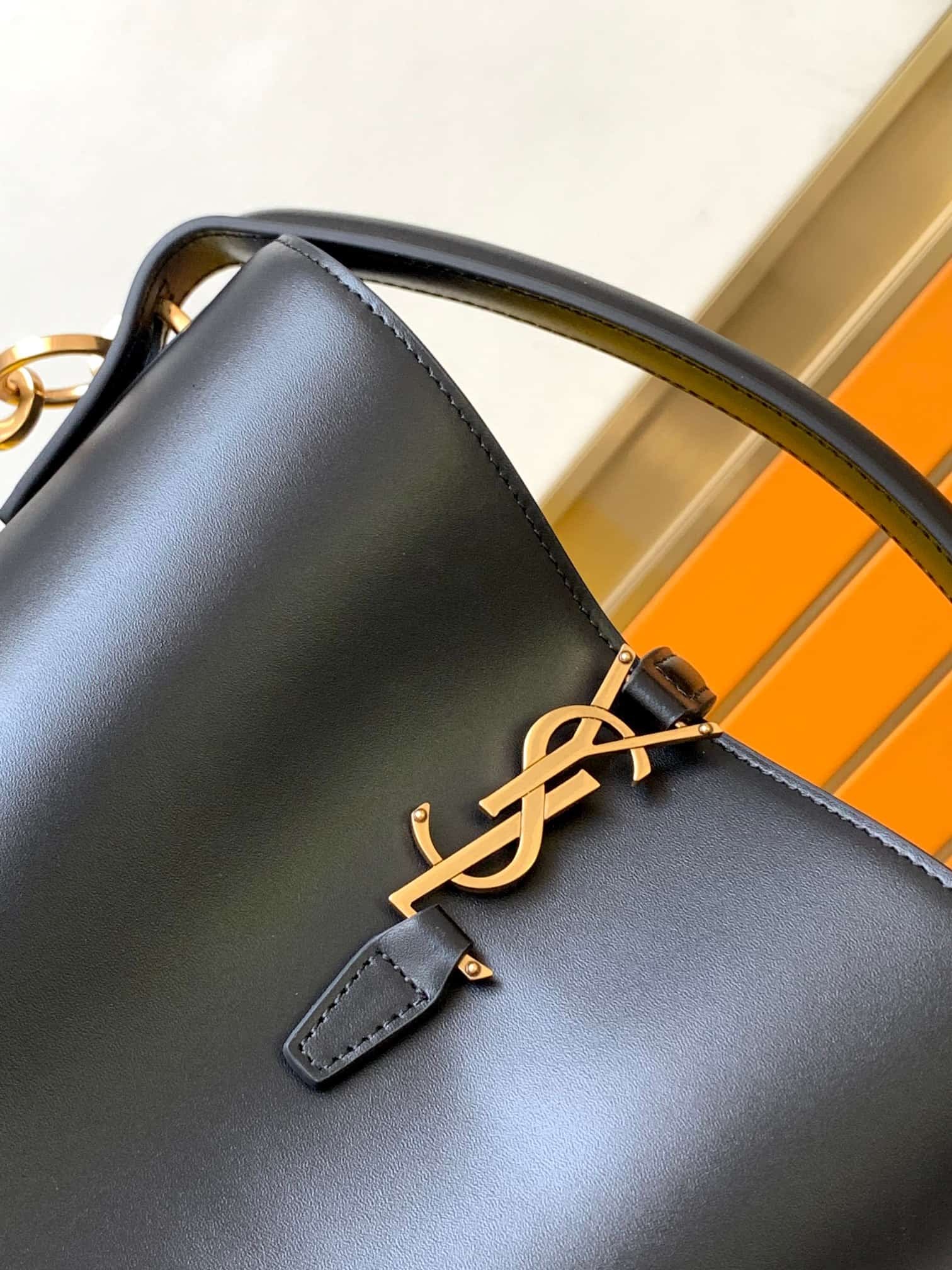 Saint Laurent Le 37 Small black leather bucket bag High